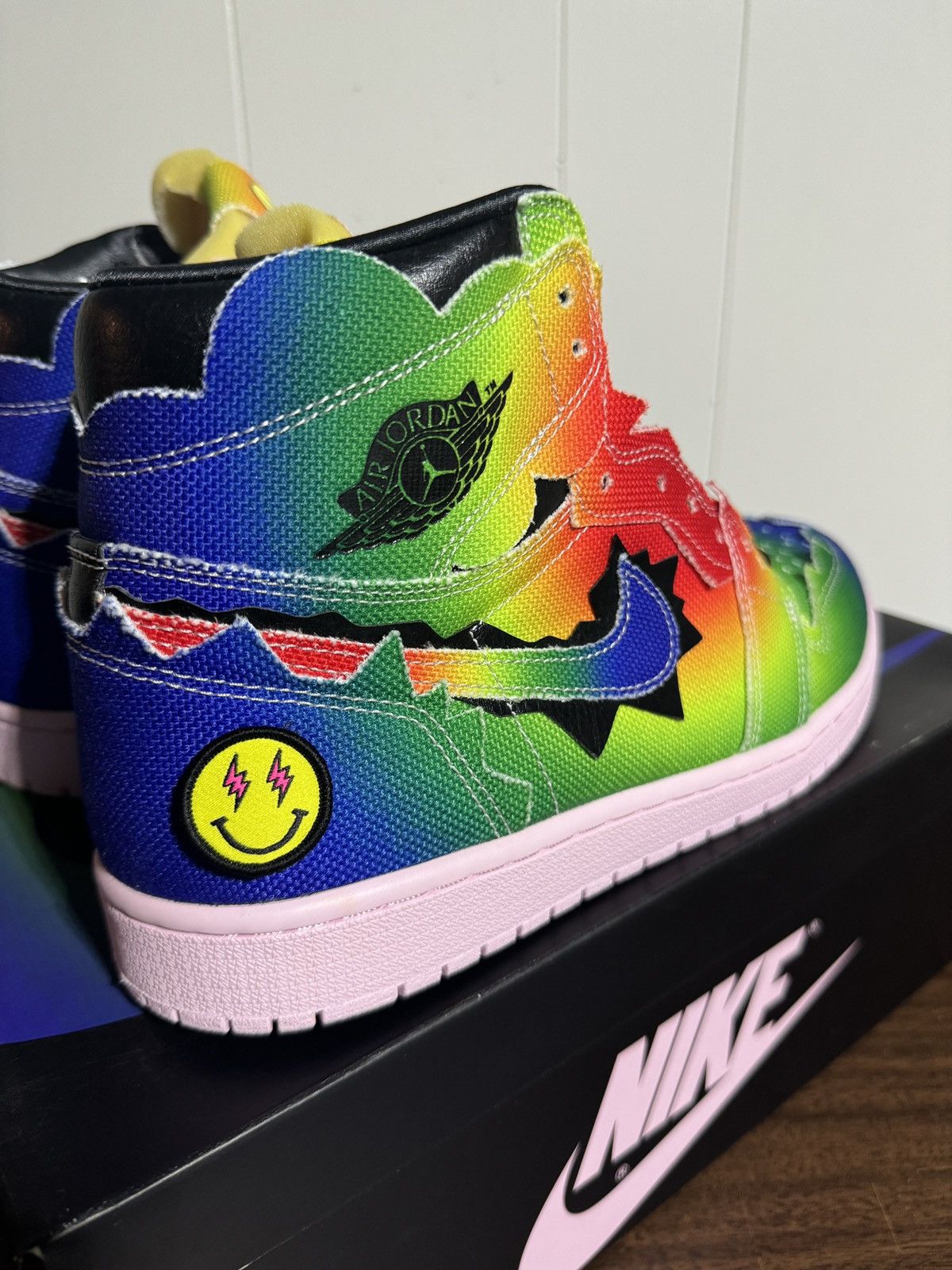 Jordan Brand Air Jordan 1 Retro OG High x J Balvin Tie Dye Multicolor Size US 10.5 / EU 43-44 - 6 Thumbnail