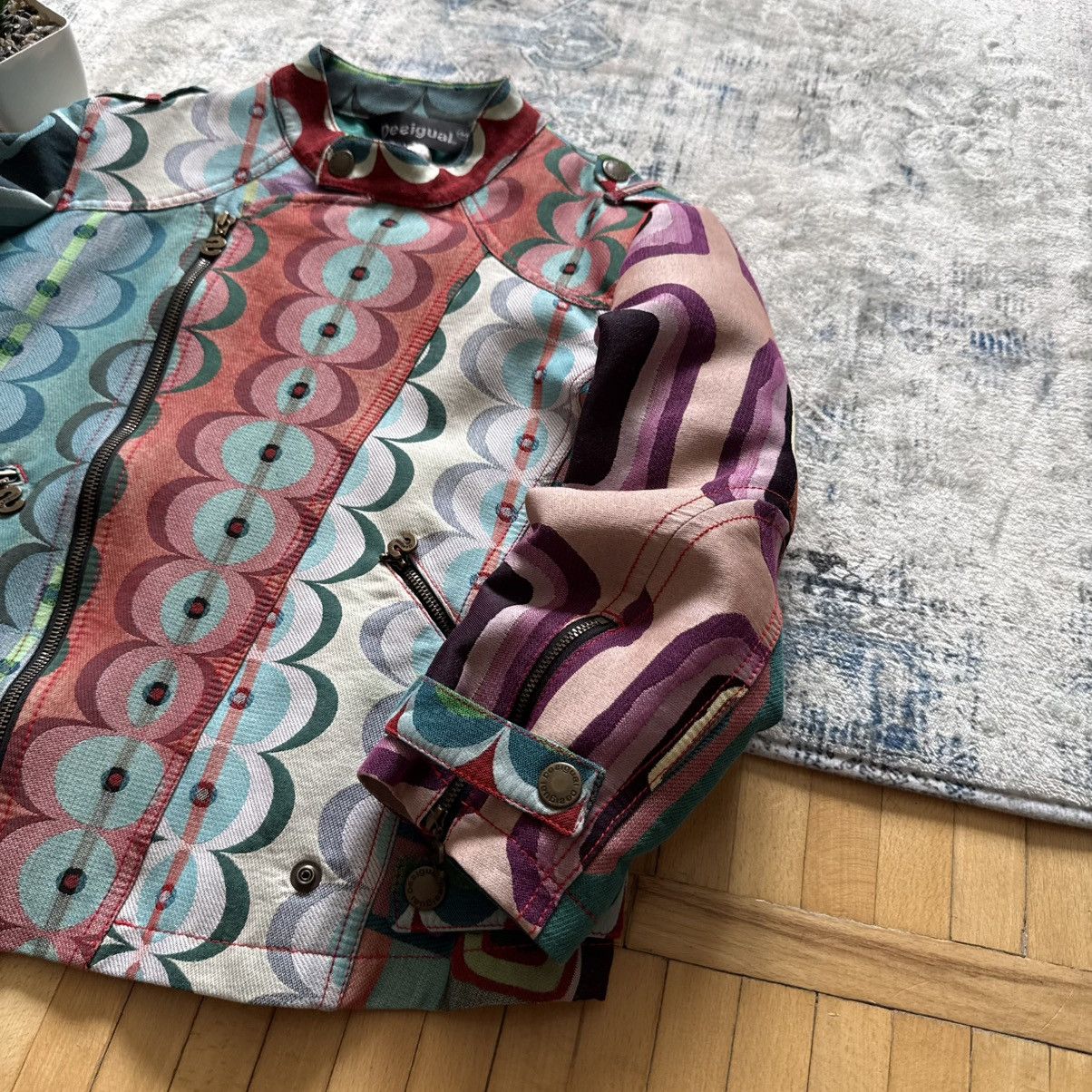 If Six Was Nine 📌 Crazy Desigual Asymmetrical Zip Patchwork Cropped Jacket Size M / US 6-8 / IT 42-44 - 3 Thumbnail