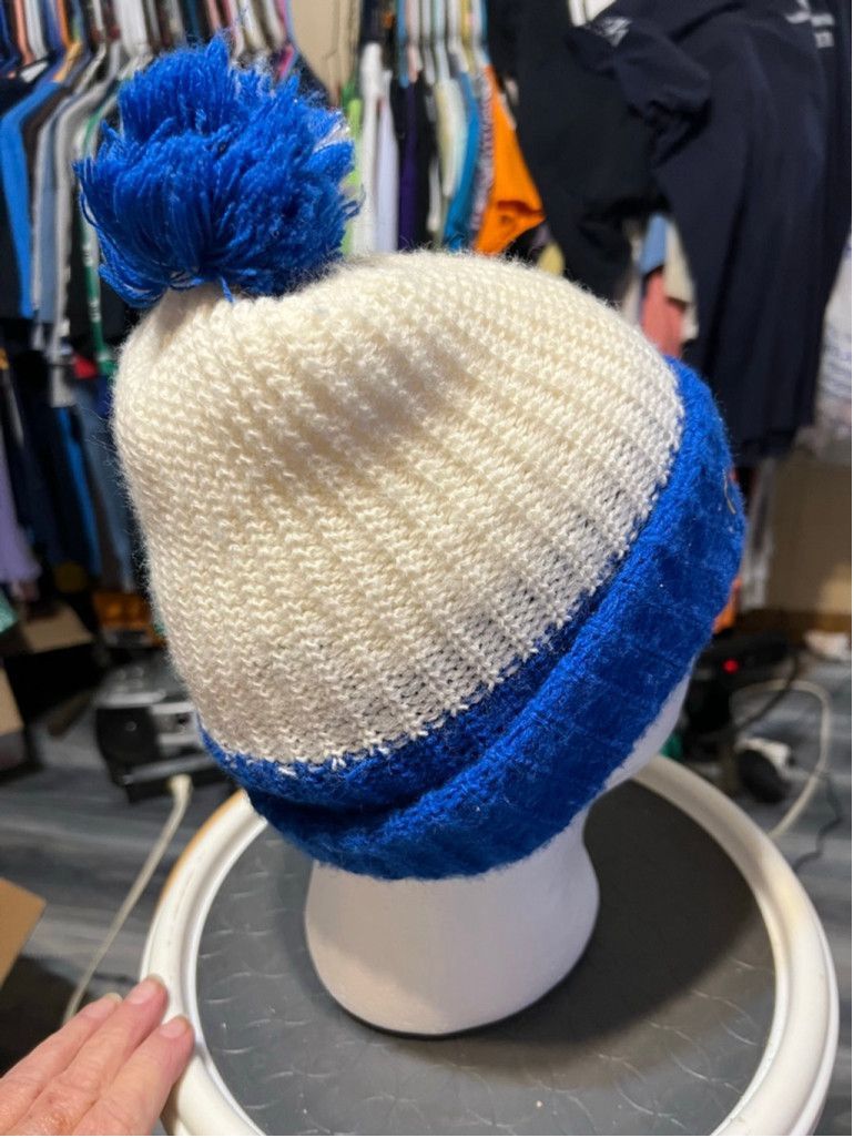 The Unbranded Brand Unisex Knit Beanie White/Blue with Pom Pom KU Size ONE SIZE - 4 Thumbnail