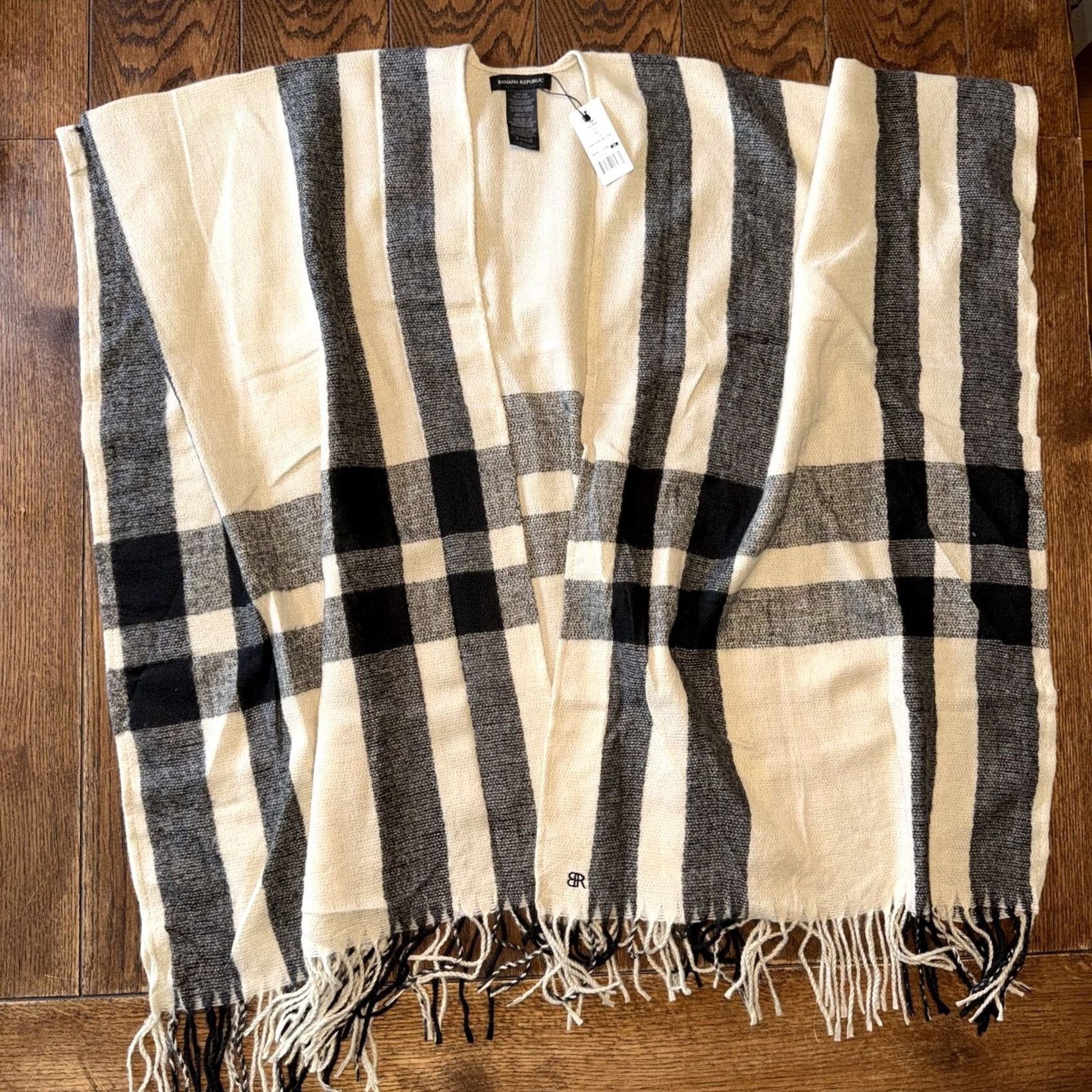Banana Republic Banana Republic Wrap Erin Plaid One Size Fits All Poncho Shawl/Wrap Womens Plaid Beige Black Tan Fringe New Size ONE SIZE - 2 Thumbnail
