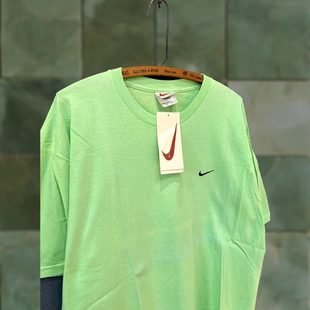 Nike VINTAGE Nike Swoosh Electric Green 90s Tee Shirt L Mens Shirt Large Green 90s Nike T-Shirt Mens Size US L / EU 52-54 / 3 - 1 Thumbnail