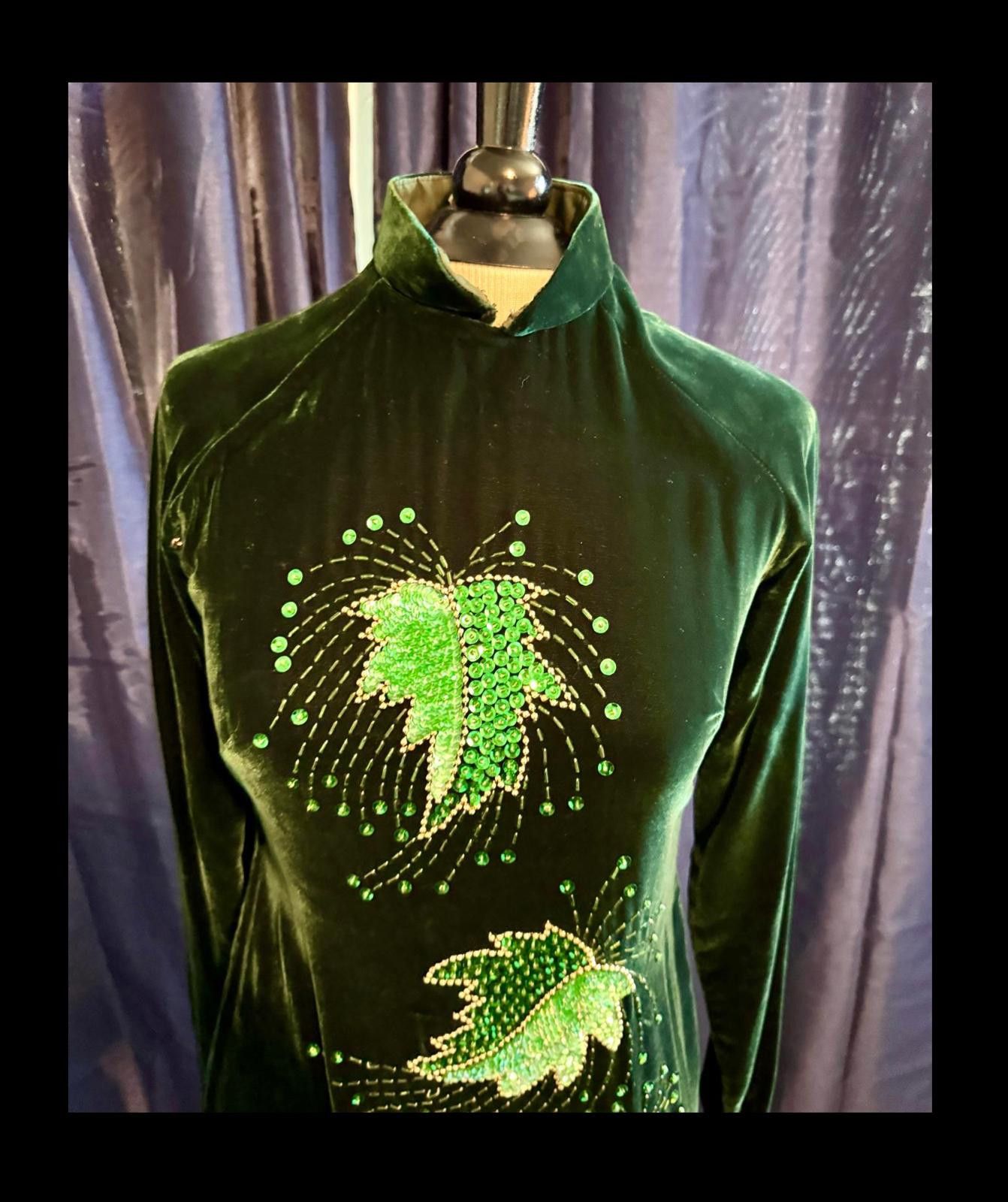 Thom Browne Vintage Cheongsam Green Velvet Dress with Sequin Leaf Detail Size S / US 4 / IT 40 - 1 Thumbnail