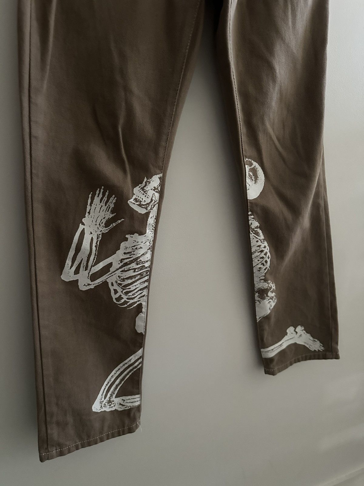 Designer Bysilk - Brown Cotton Skeleton & Skull Graphic Pants Size US 30 / EU 46 - 2 Thumbnail