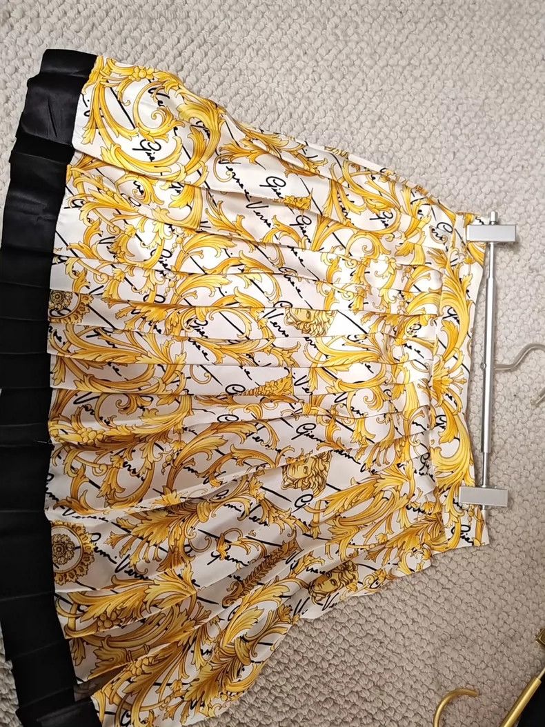 Versace Versace Bust pleated skirt Size 37" - 2 Thumbnail