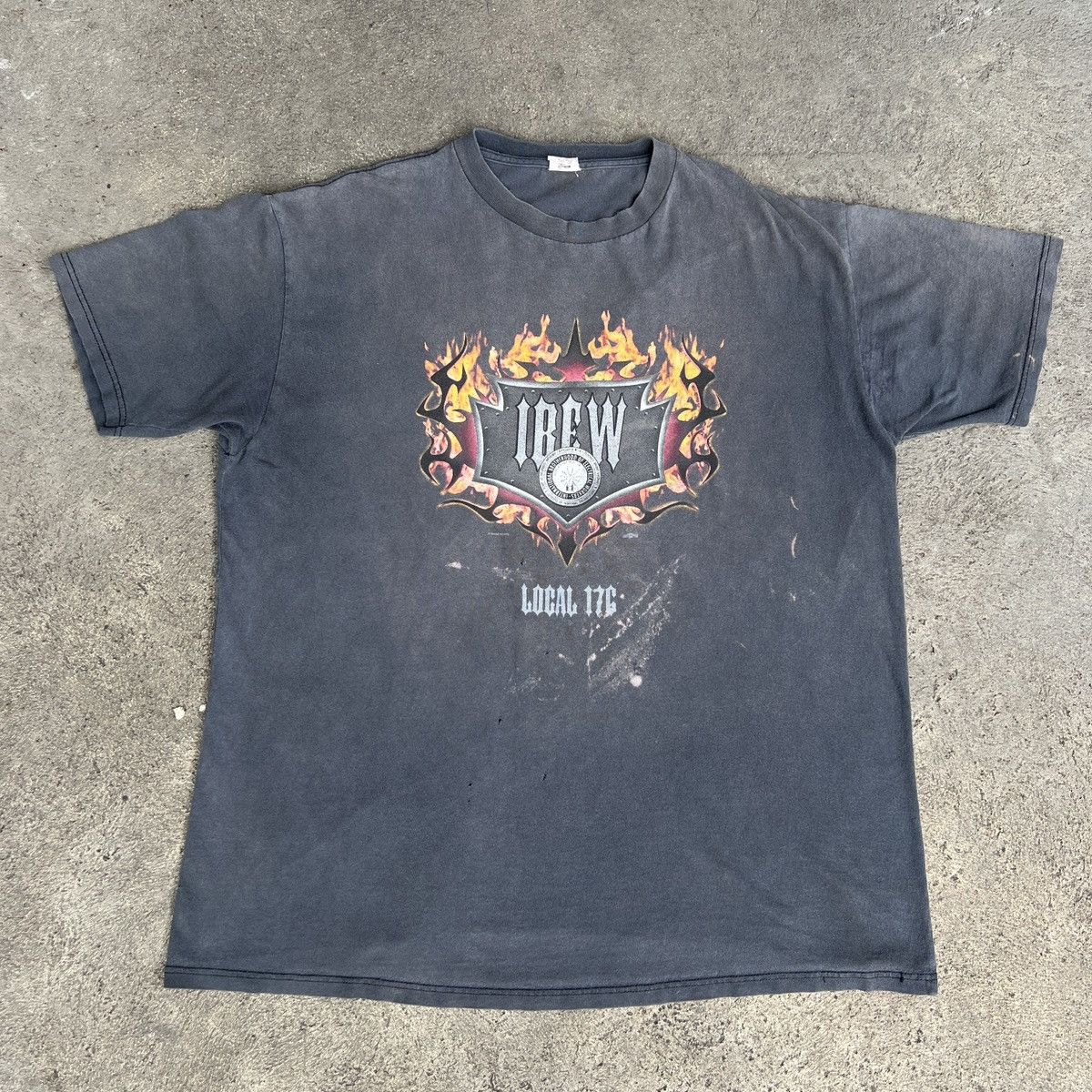 Vintage Vintage 90s IBEW LOCAL 2XL Logo Fire Graphic Thrashed Faded Size US XXL / EU 58 / 5 - 4 Thumbnail