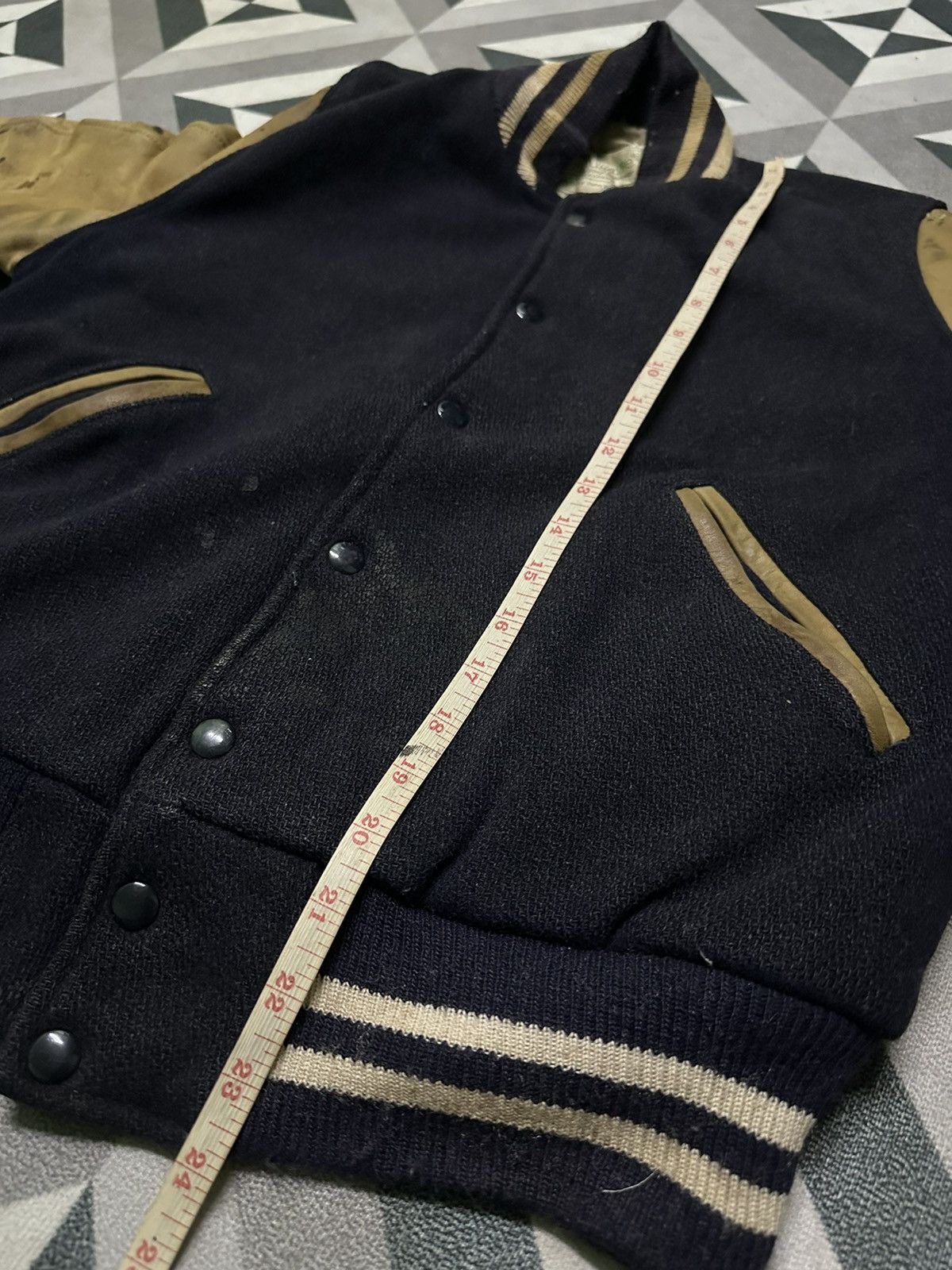 Vintage Vintage 80s Naugalite thrased varsity jacket Size US S / EU 44-46 / 1 - 9 Thumbnail