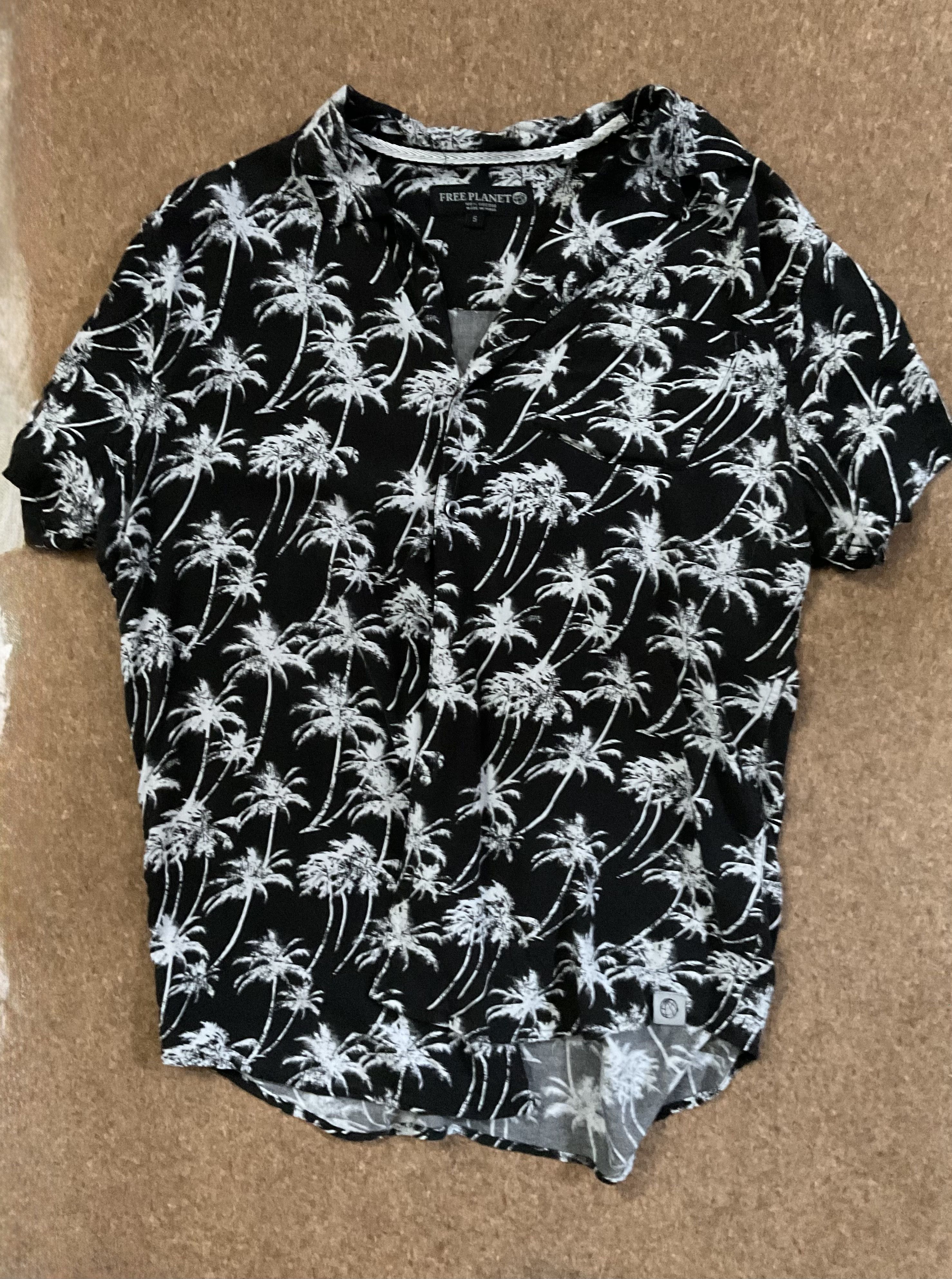 Free Planet Black Palm Tree Camp Button Up Short Sleeve Size US S / EU 44-46 / 1 - 1 Thumbnail
