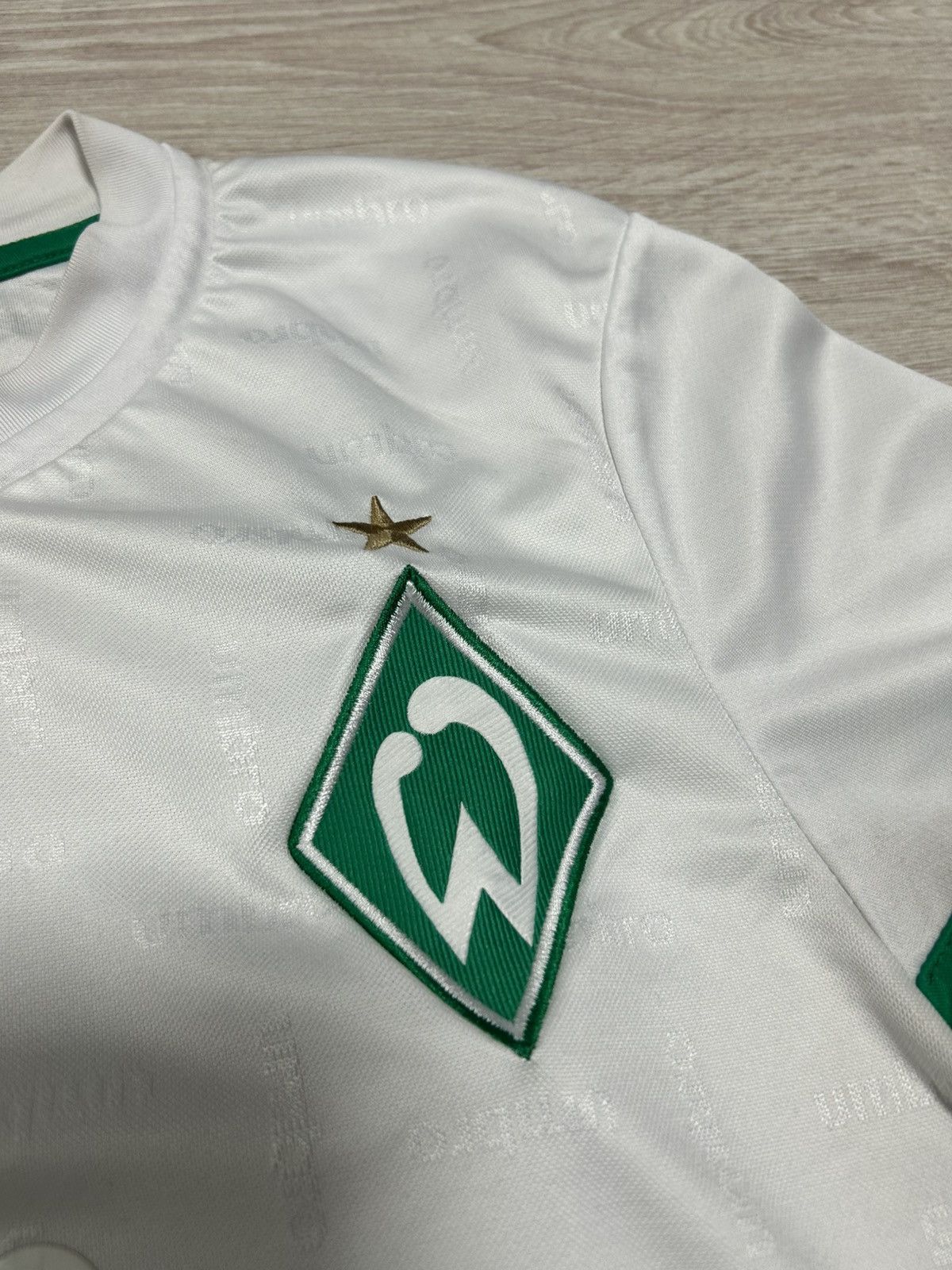Umbro Umbro Soccer Jersey FC Werder Bremen 2021/22 home shirt Size US S / EU 44-46 / 1 - 3 Thumbnail
