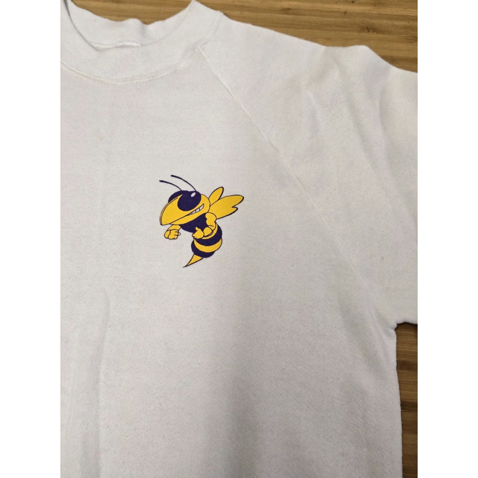 Fruit Of The Loom VINTAGE Fruit of the Loom Sweatshirt Mens Large White 1995 Lakeside Oldenburg Graphic Print USA Germany Flags Bees 90s Mens Size US L / EU 52-54 / 3 - 2 Thumbnail