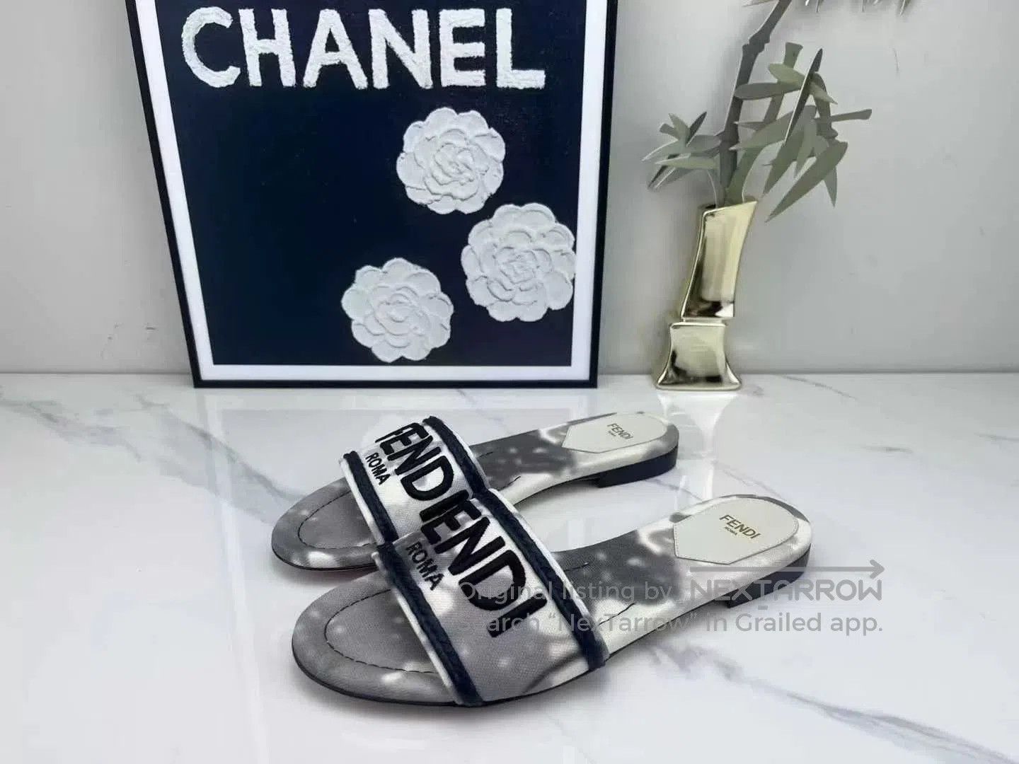 Fendi fendi logo splash slides in silver. Size US 8 / IT 38 - 1 Thumbnail