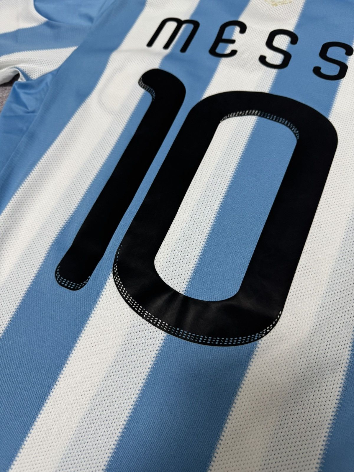 Vintage Adidas Argentina Lionel Messi #10 2010/2011 Soccer Jersey Size US M / EU 48-50 / 2 - 15 Thumbnail