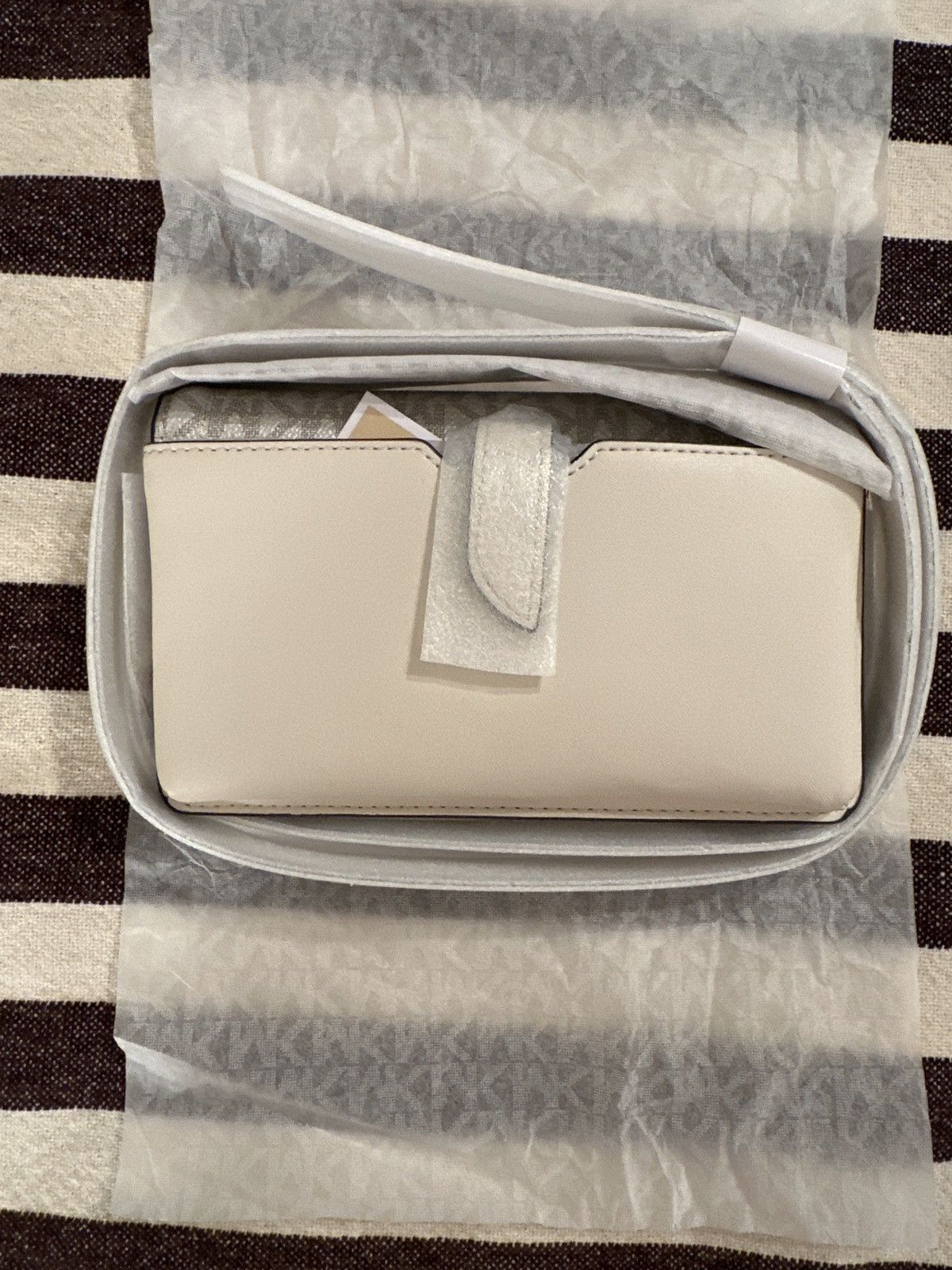Michael Kors Jet Set Small Logo Smartphone Convertible Crossbody Bag Size ONE SIZE - 3 Thumbnail
