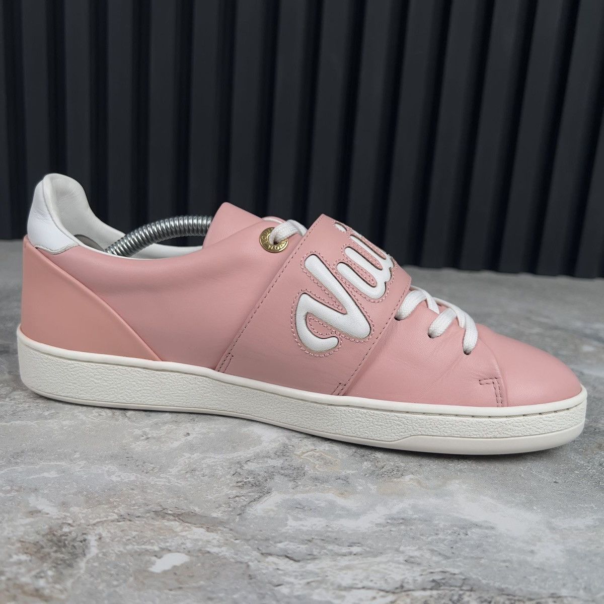 Louis Vuitton Louis Vuitton Frontrow Logo Low Sneakers Leather Size US 7.5 / IT 37.5 - 7 Thumbnail