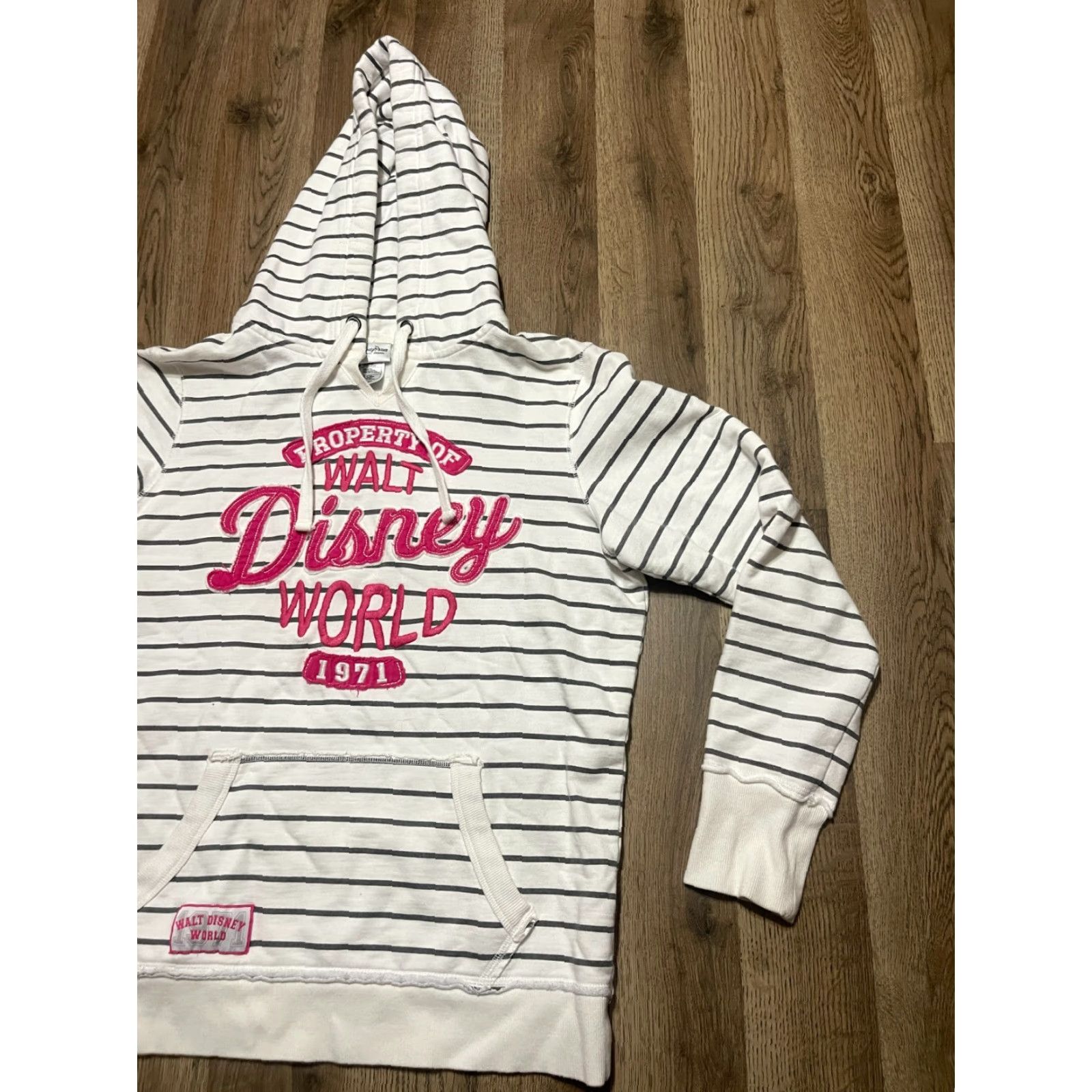Disney Disney Hoodie Womens L White Black Striped Walt Disney World Disney Hoodie Womens L White Black Striped Walt Disney World Disney Size L / US 10 / IT 46 - 4 Thumbnail