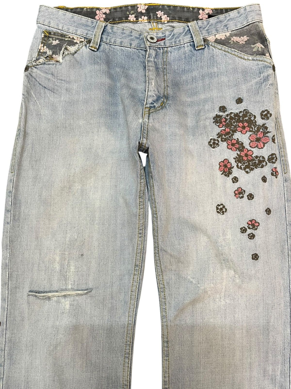 Beauty Beast × Japanese Brand Vintage Namitsu Faded Flower Embroidery Sukajan style Denim Size US 32 / EU 48 - 2 Thumbnail