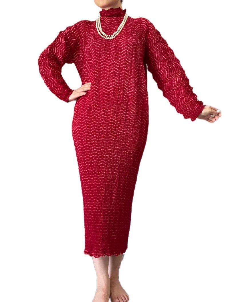 Issey Miyake Issey Miyake A hand-stitched red dress with a main thread Size M / US 6-8 / IT 42-44 - 1 Thumbnail