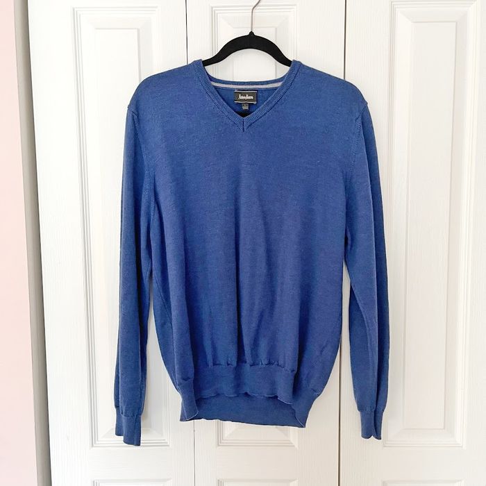 Neiman Marcus Neiman Marcus Merino Wool V Neck Long Sleeve Knit Sweater ...