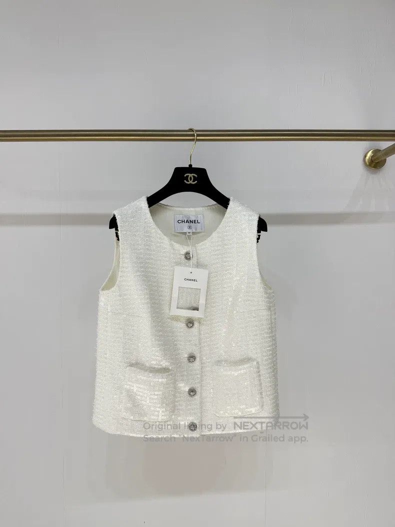 Chanel Chanel 25S white sequin vest jacket Size XS / US 0-2 / IT 36-38 - 1 Thumbnail