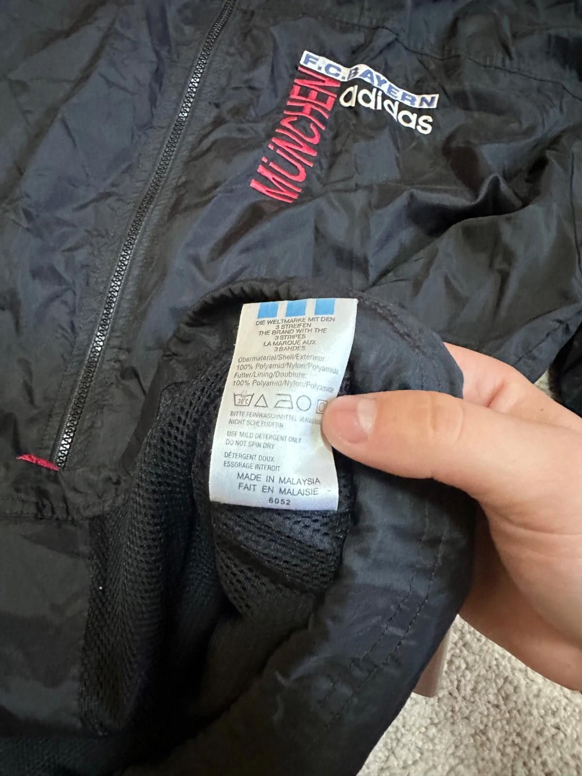 Adidas Vintage Adidas 1993-95 FC Bayern Munchen Track Jacket Size L Size US L / EU 52-54 / 3 - 7 Thumbnail