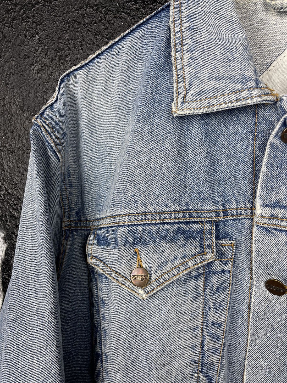 Wrangler Wrangler Vintage 80s Blue Distressed Denim Trucker Jeans Jacket Men’s Size Large Size US L / EU 52-54 / 3 - 7 Thumbnail