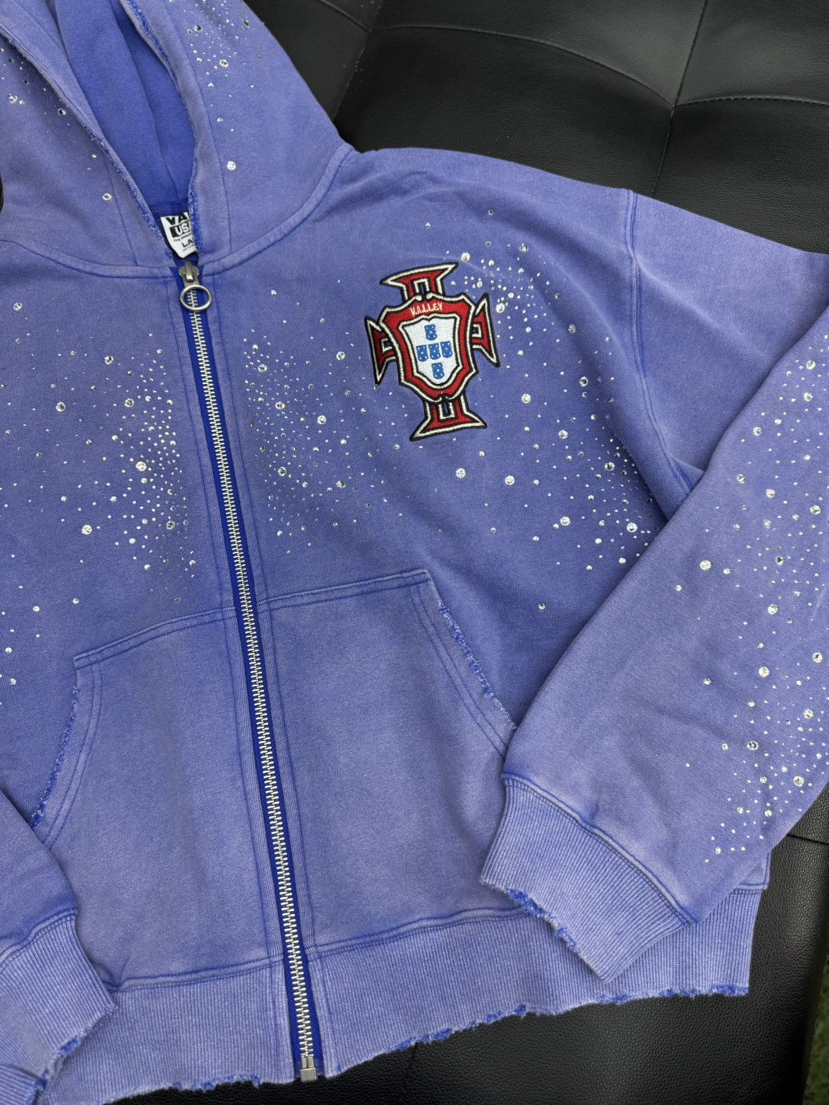 Vale Valley Hoodie Stone Zip Up Blue Crystals Size Large (NEW) Size US L / EU 52-54 / 3 - 4 Thumbnail