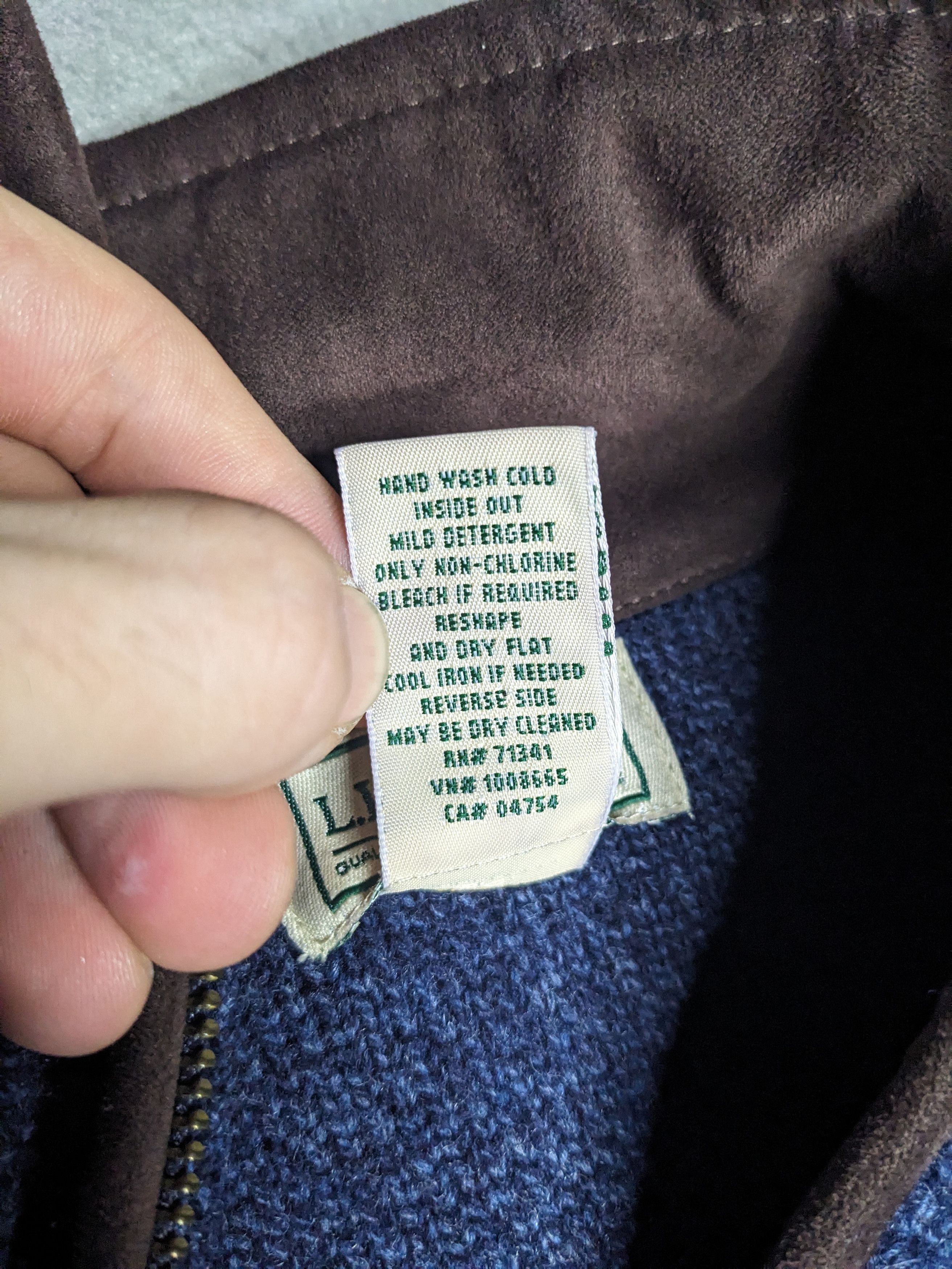 L.L. Bean LL Bean Waterfowl Vest Large Navy Blue Merino Lambswool Size US L / EU 52-54 / 3 - 9 Thumbnail