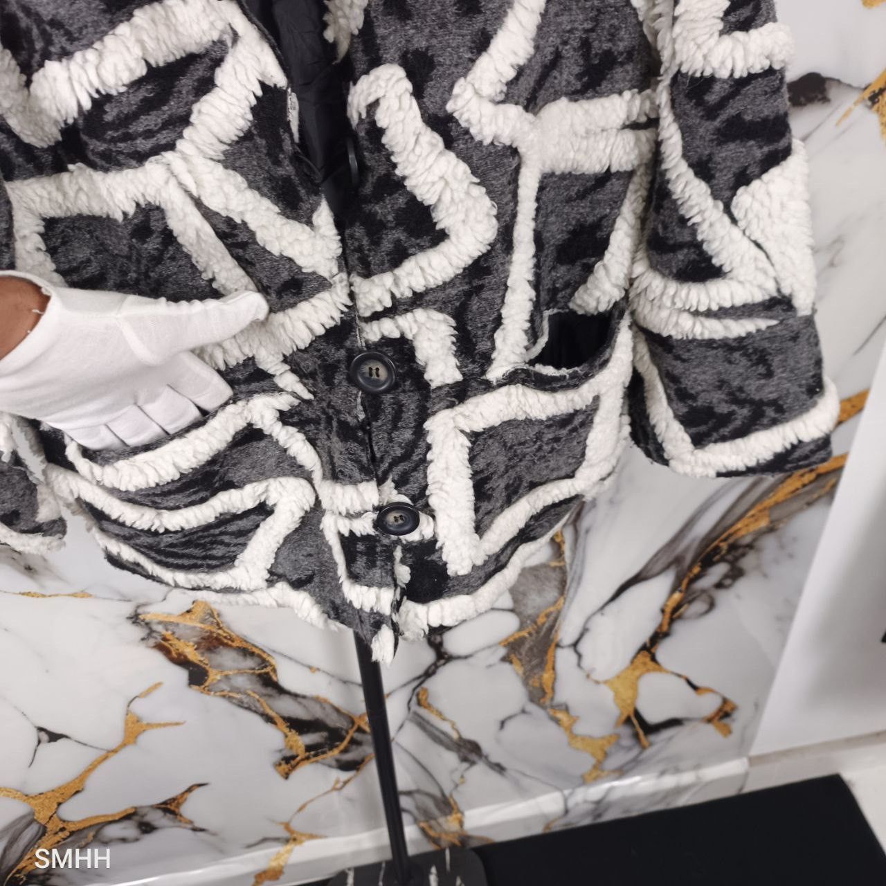 Japanese Brand Luxury Design V.A.N.T.E Faux Fur Jacket Size ONE SIZE - 9 Thumbnail