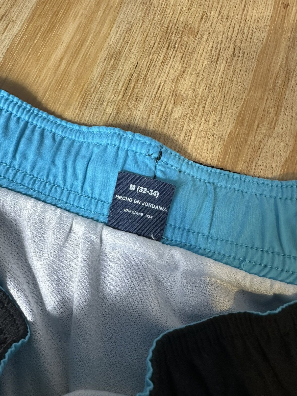 Vintage Men’s Black & Blue Swim Trunks Lined Swimsuit Polyester Size US 32 / EU 48 - 3 Thumbnail