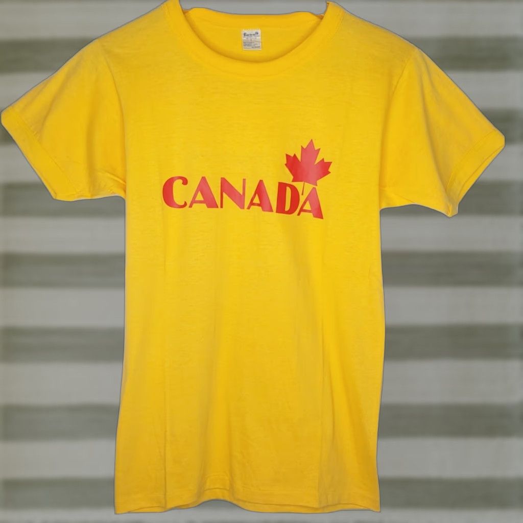 Vintage VINTAGE Fairline Canada T-Shirt Large Yellow Red Maple Leaf Short Sleeve Crew Neck Men's Size US L / EU 52-54 / 3 - 1 Thumbnail