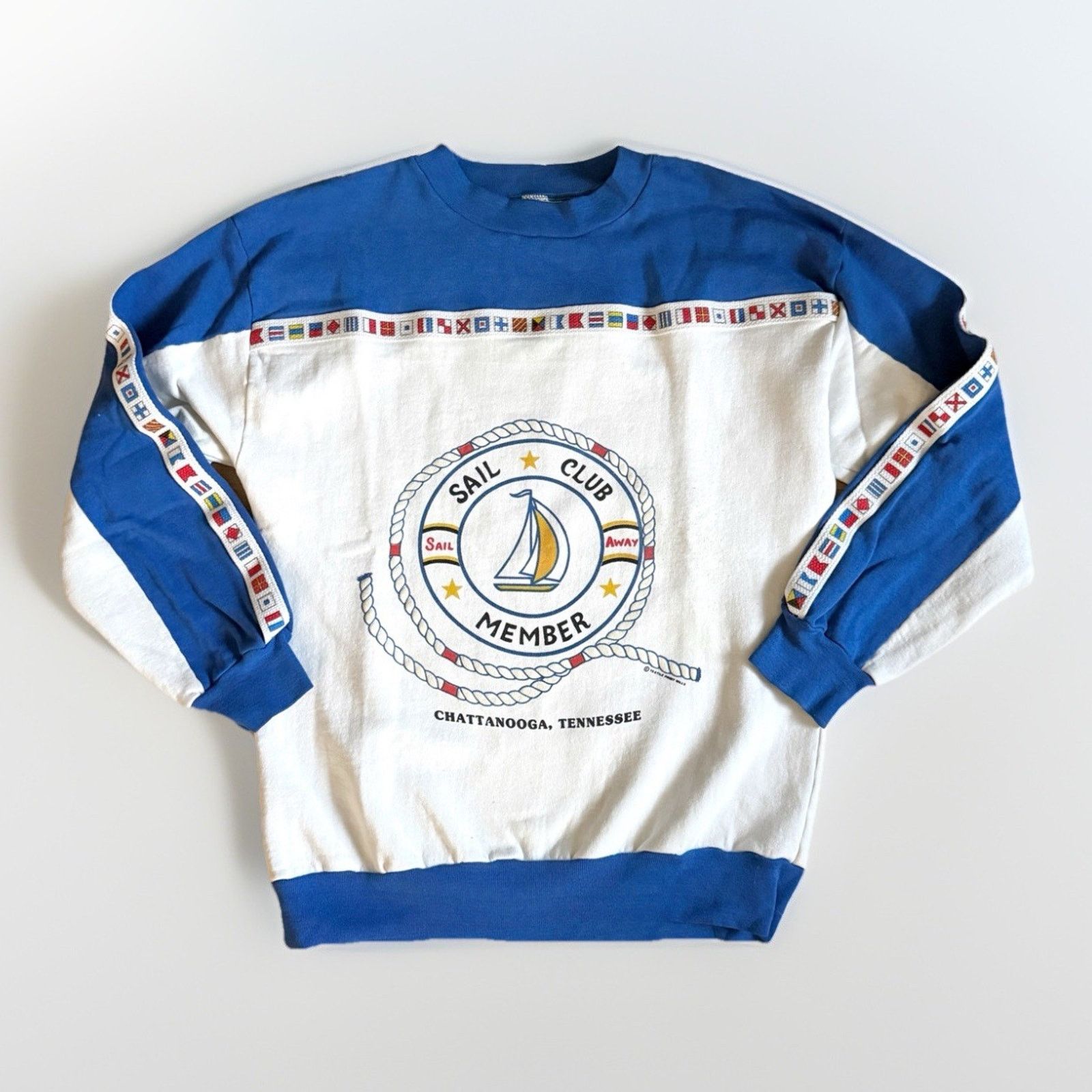 The Unbranded Brand Vintage 90s Sailboat Nautical Flag Print Sweatshirt USA M Size US M / EU 48-50 / 2 - 1 Thumbnail
