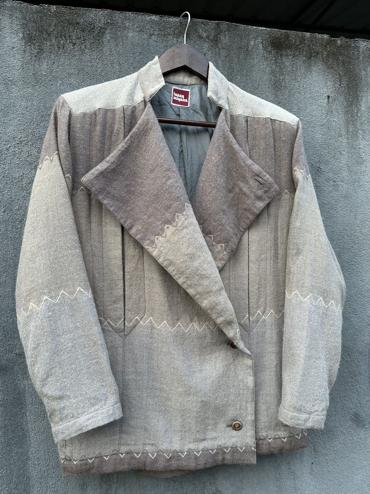 Issey Miyake Vintage Issey Miyake Double Breasted Wool Jacket (Woman) Size US M / EU 48-50 / 2 - 8 Thumbnail