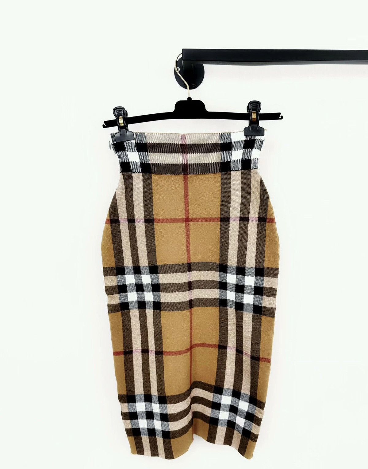 Burberry Brand new Burberry knitted skirt with tag Size XS / US 0-2 / IT 36-38 - 2 Thumbnail