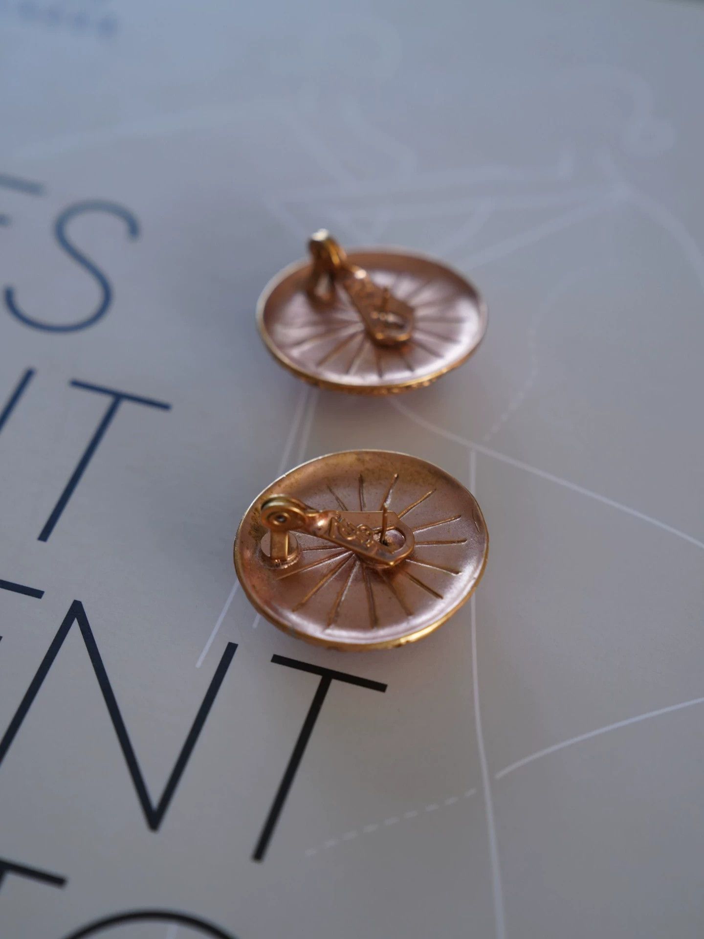 Yves Saint Laurent YSL Vtg Orange Jelly Glass Lava Clip-on Earrings Size ONE SIZE - 7 Thumbnail