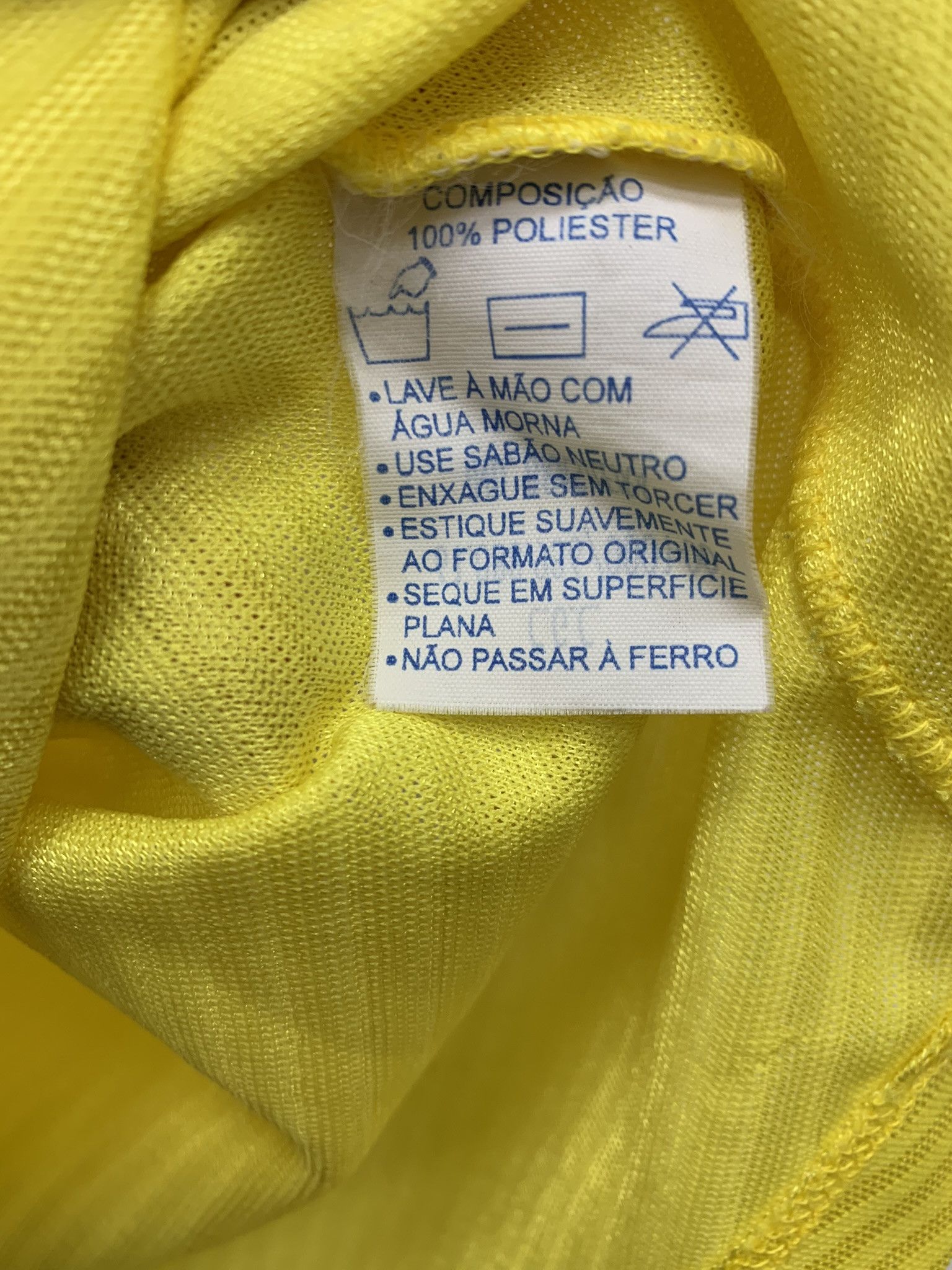 Umbro Authentic 1994-1996 Brazil National Team Home Shirt Jersey Size US L / EU 52-54 / 3 - 7 Thumbnail
