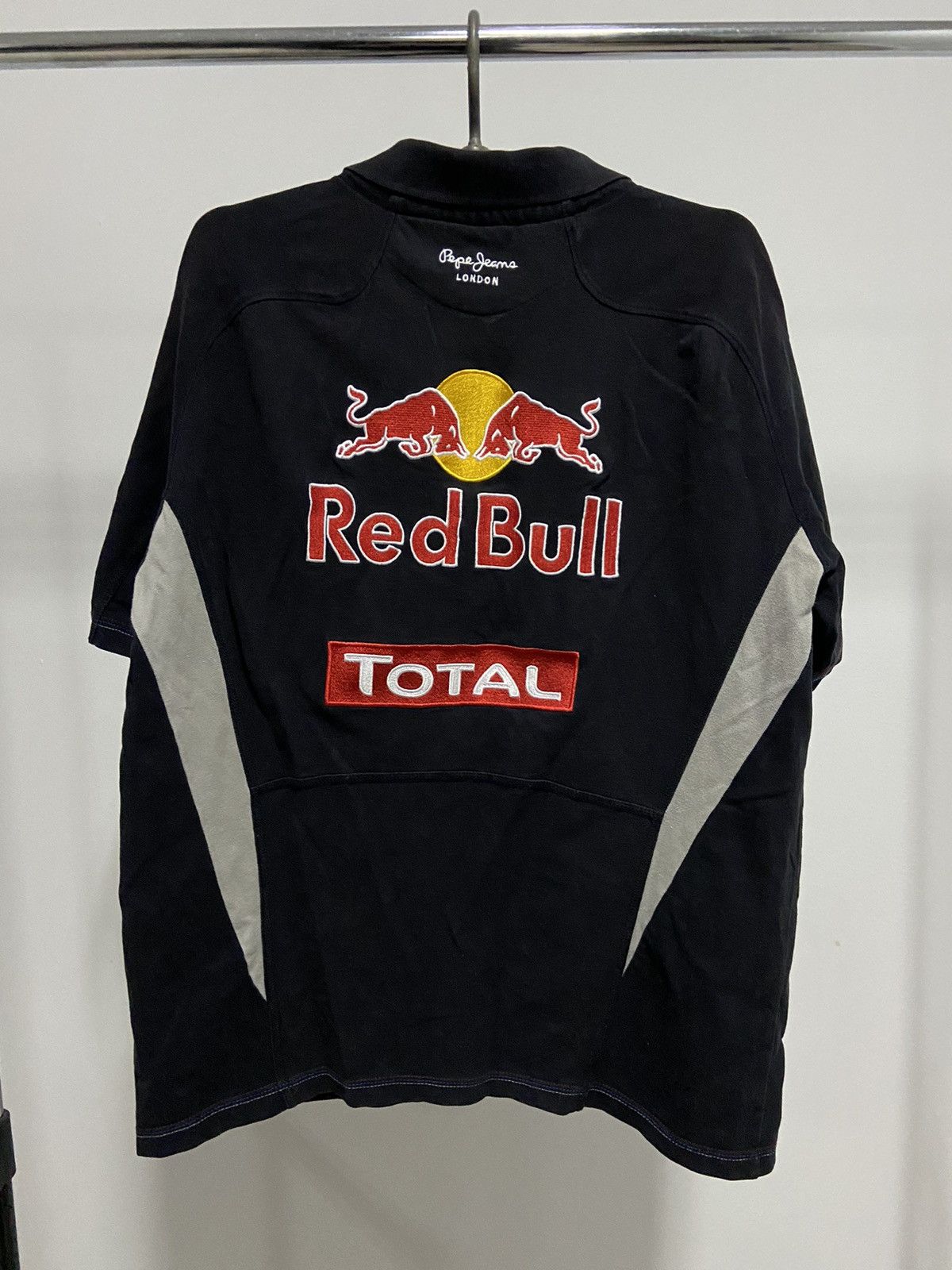 Formula 1 × Red Bull Red bull formula 1 team racing big logo vintage Size US L / EU 52-54 / 3 - 1 Thumbnail