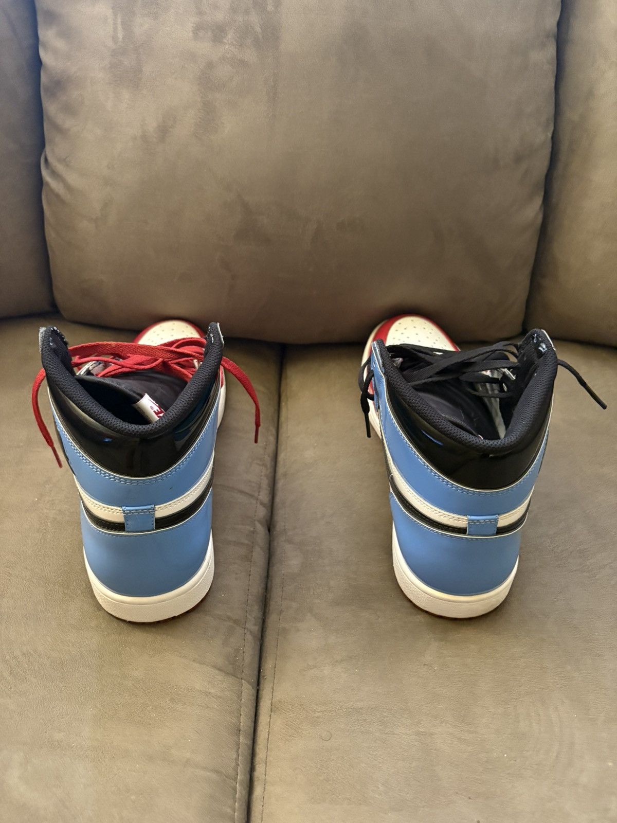 Jordan Brand × Nike Jordan 1 Retro High OG Fearless Size US 11.5 / EU 44-45 - 4 Thumbnail