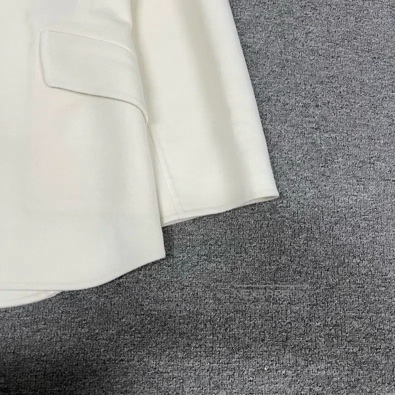 Hermes Hermes Cashmere coat, equestrian style three-button lapel Size S / US 4 / IT 40 - 5 Thumbnail