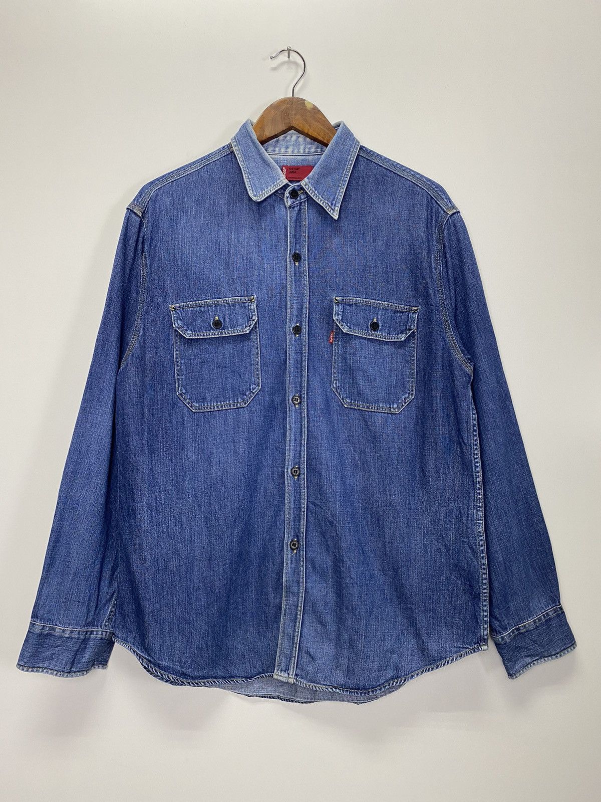 Levi's × Vintage Vintage Levi’s red tab denim button up Size US L / EU 52-54 / 3 - 2 Thumbnail