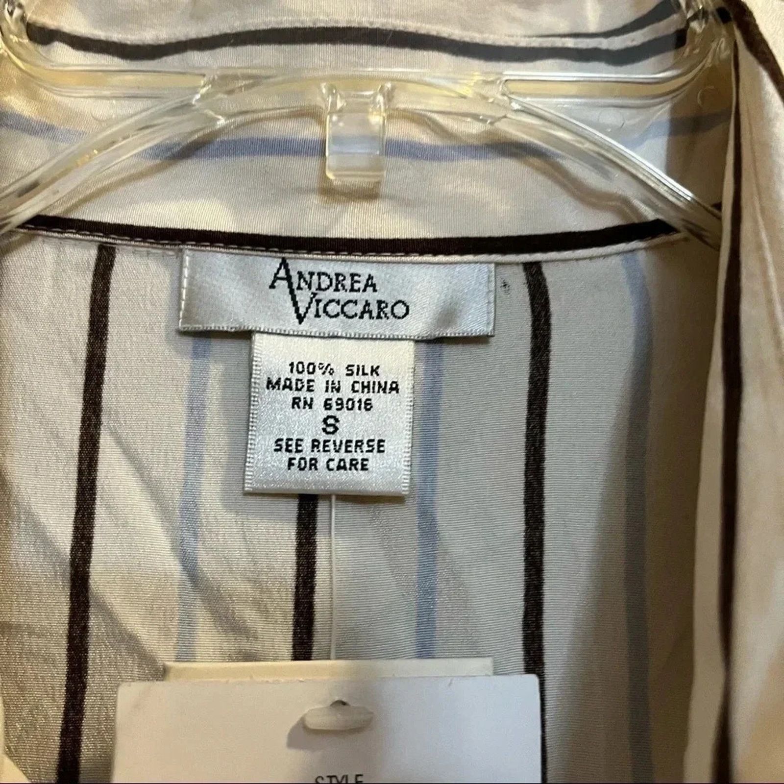Other Andrea Viccaro NWT Women Small 100% Silk Button Front Shirt Size S / US 4 / IT 40 - 3 Thumbnail