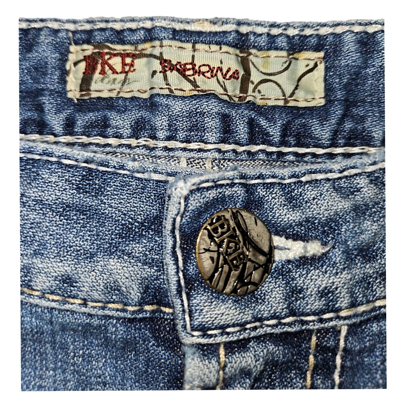 Vintage VINTAGE Buckle Bermuda Shorts Women's 26 Blue Denim Embroidered Distressed 5-Pocket Low Rise Inseam 15in Cotton Machine Washable Size 26" / US 2 / IT 38 - 3 Thumbnail