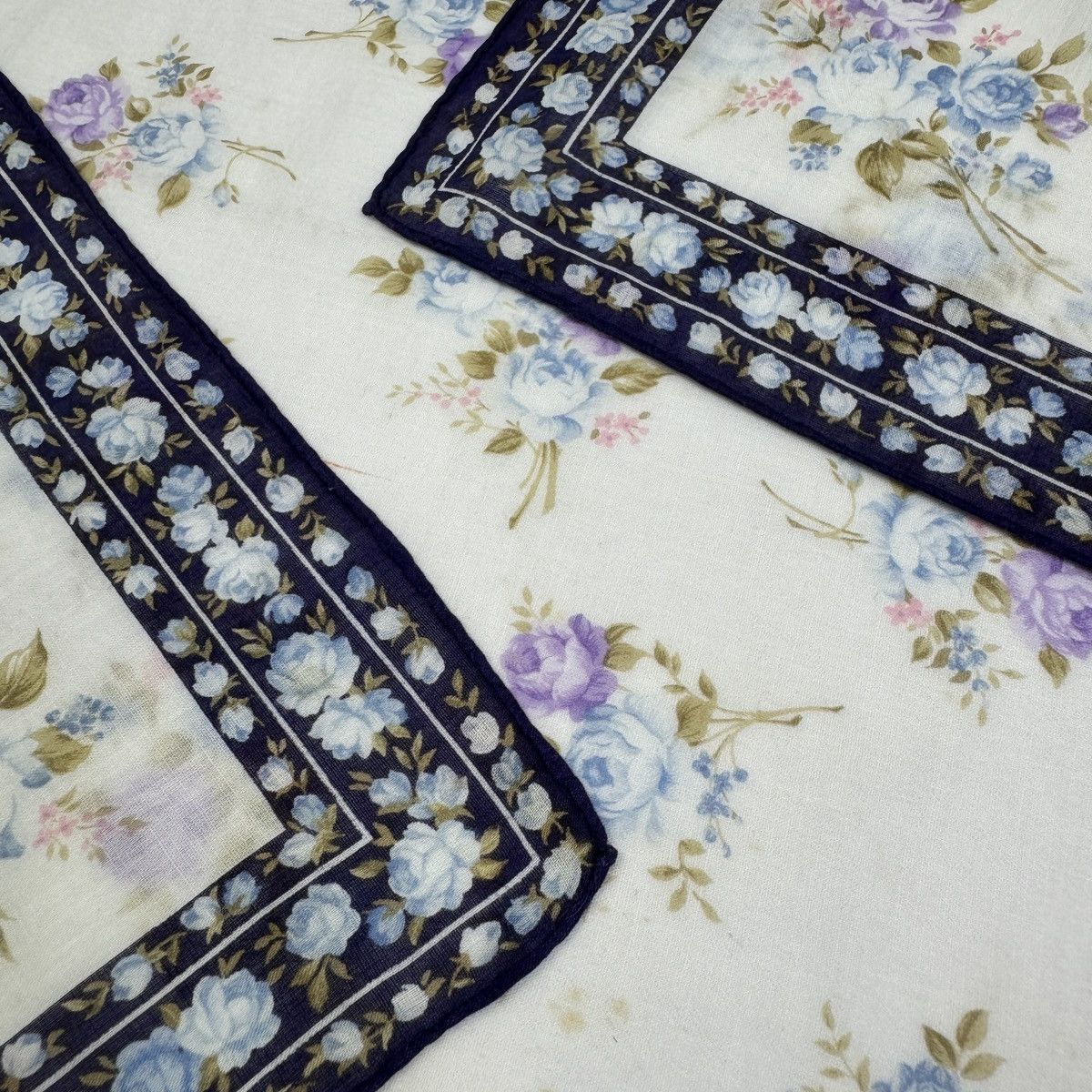 Yves Saint Laurent Yves Saint Laurent Handkerchief Pocket Square Neckerchief Size ONE SIZE - 7 Thumbnail