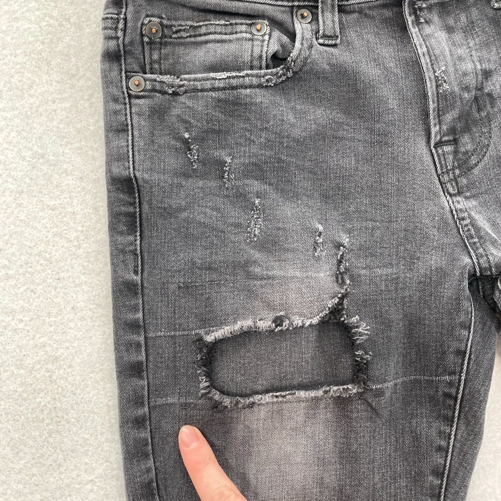 American Eagle Outfitters American Eagle Outfitters Skinny Jeans Mens 29x32 Black Stretch Denim Distressed Destroyed Size US 29 - 5 Thumbnail