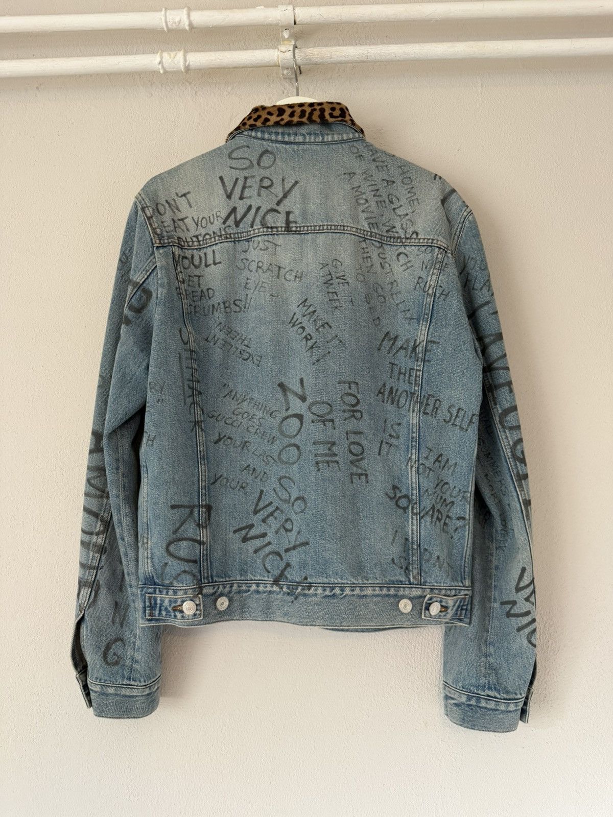 Gucci Graffiti Denim Jacket with Leopard Print Collar Size US M / EU 48-50 / 2 - 6 Thumbnail