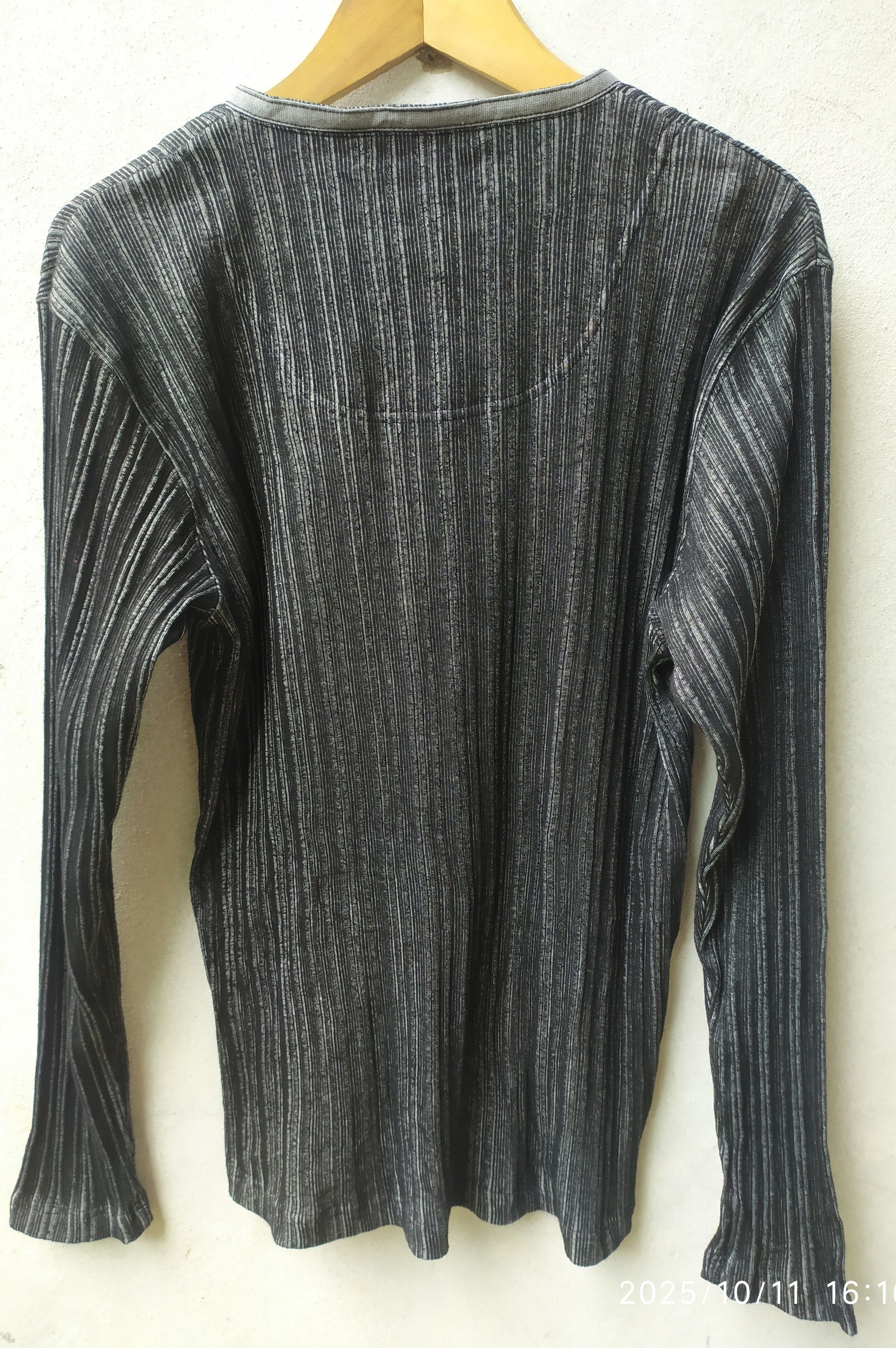 If Six Was Nine Mossimo Double Layer Long Sleeve shirt Size US L / EU 52-54 / 3 - 2 Thumbnail