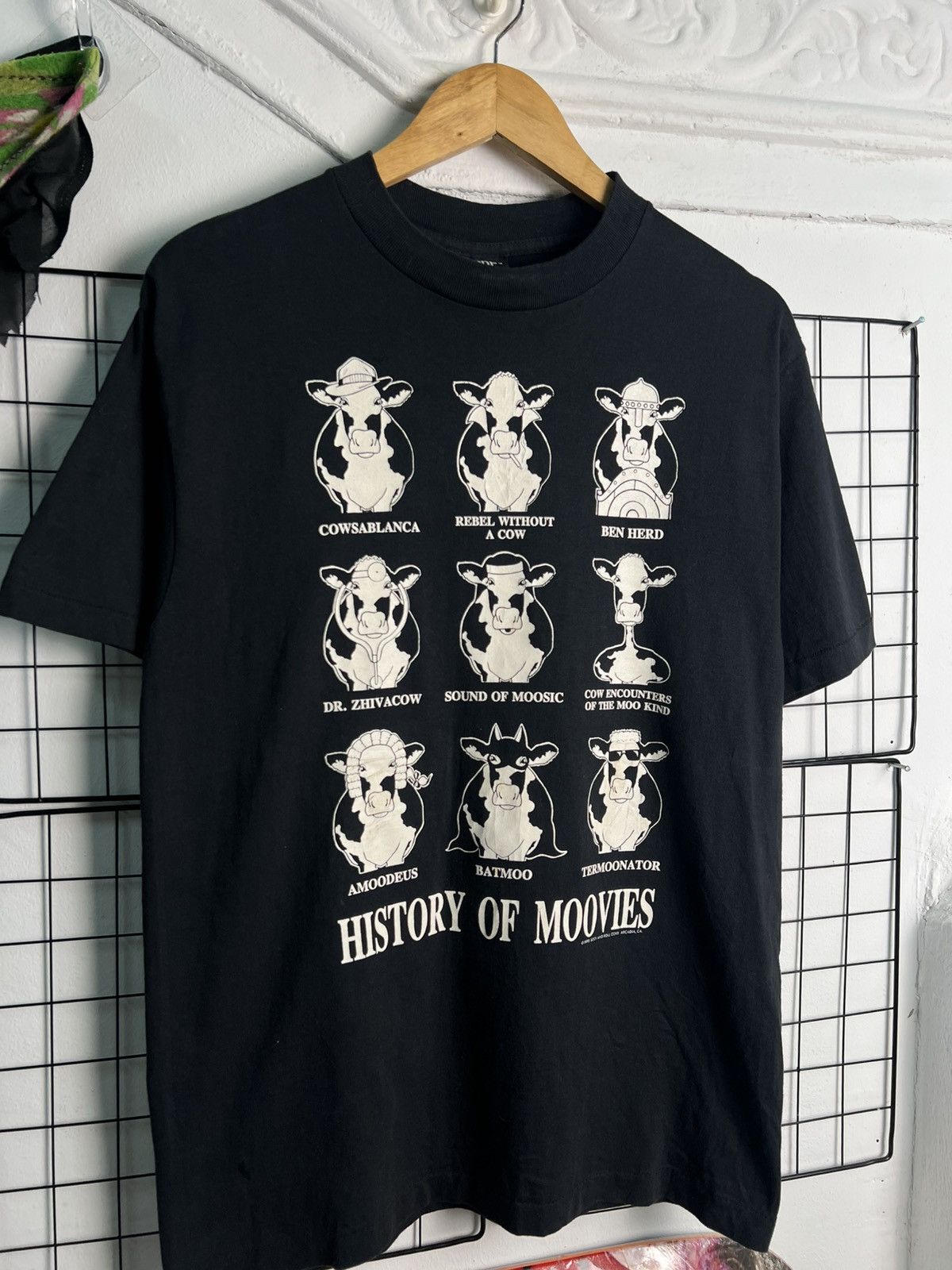Arts & Science Vintage 90s History Of Movies Parody Tee By Giant Size US M / EU 48-50 / 2 - 1 Thumbnail