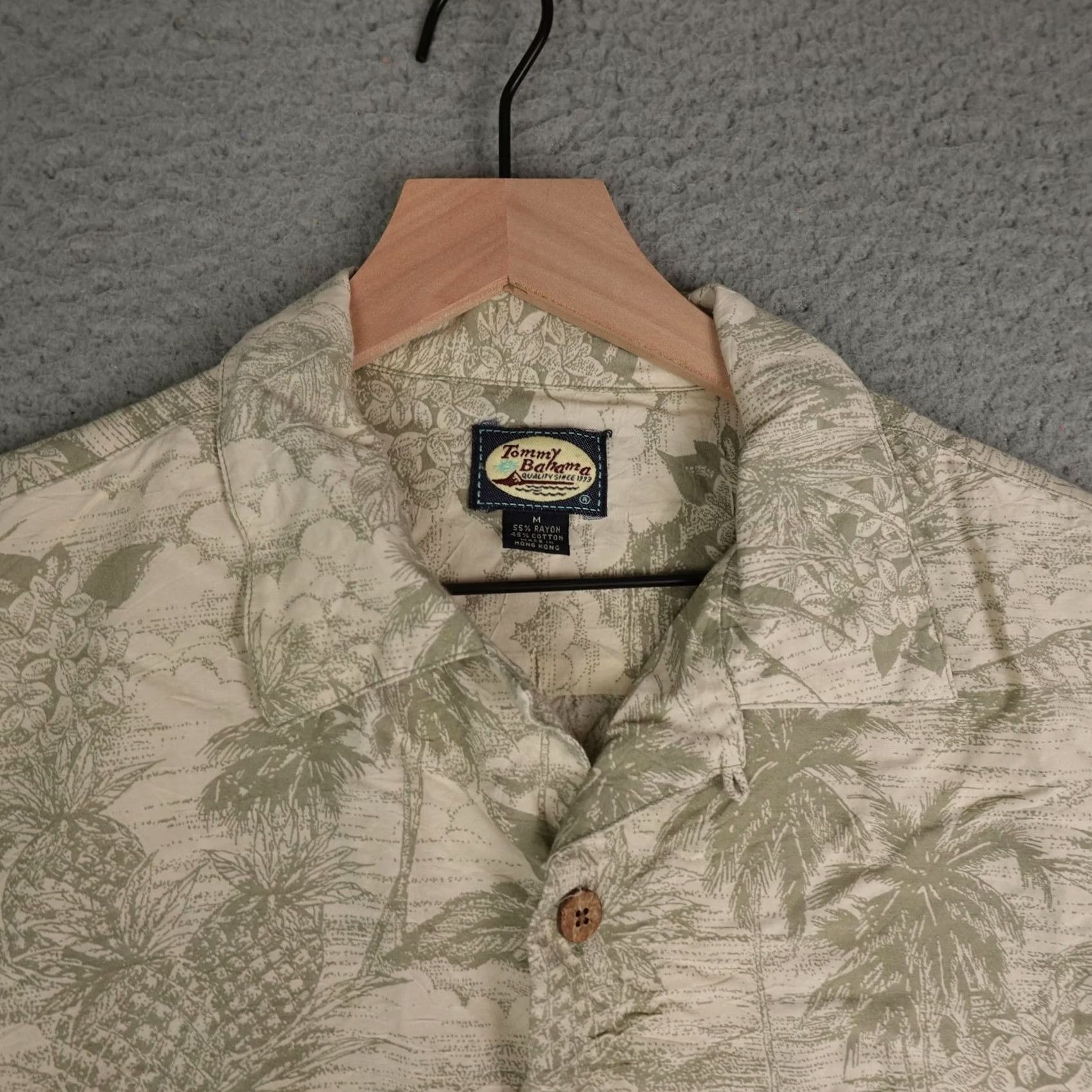 Tommy Bahama Tommy Bahama Shirt Mens M Beige Hawaiian Floral Button-Up Camp Pineapple Casual Travel Size US M / EU 48-50 / 2 - 4 Thumbnail