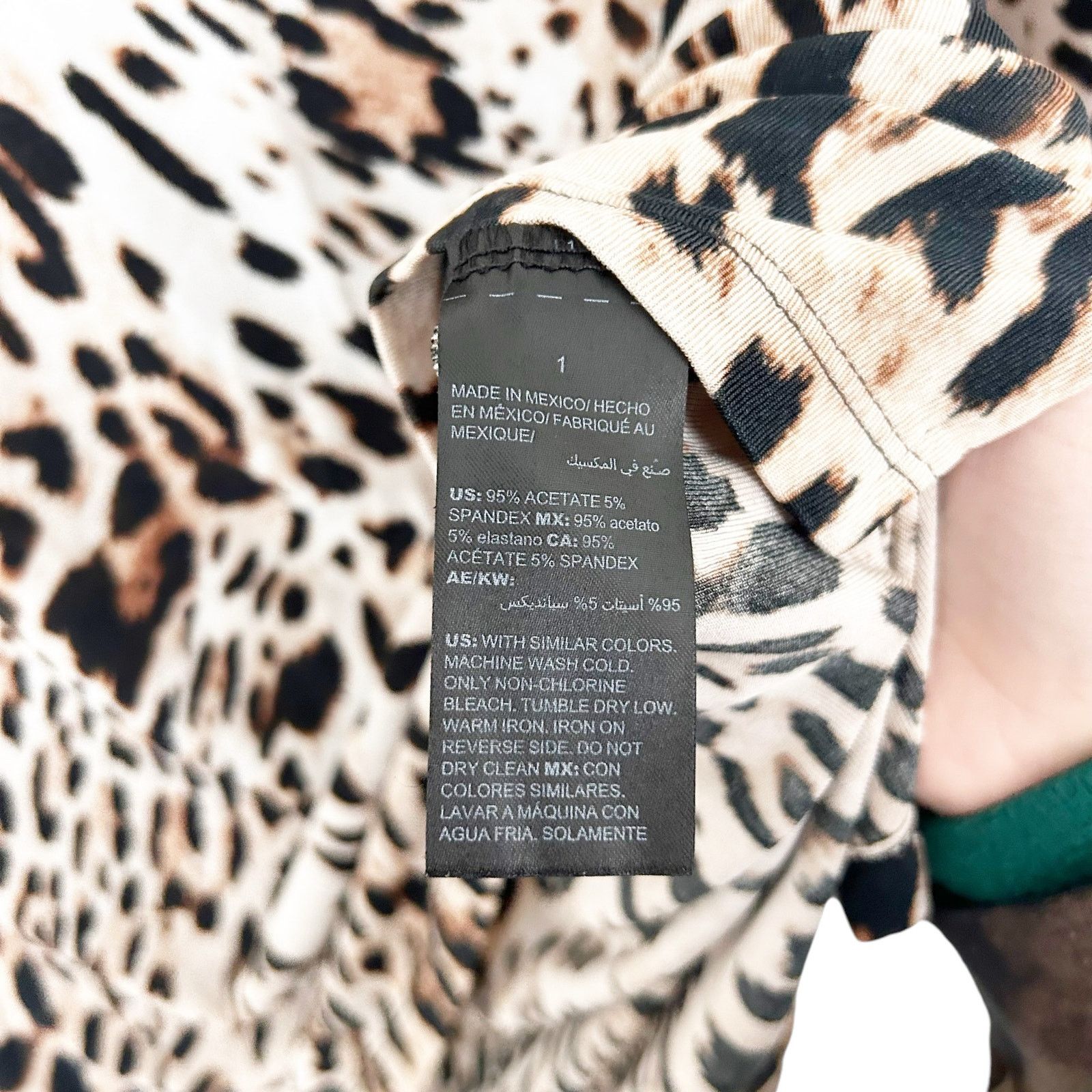 Chicos Chicos Travelers Leopard Print 3/4 Sleeve Shirt Sz 8/10 Size M / US 6-8 / IT 42-44 - 4 Thumbnail