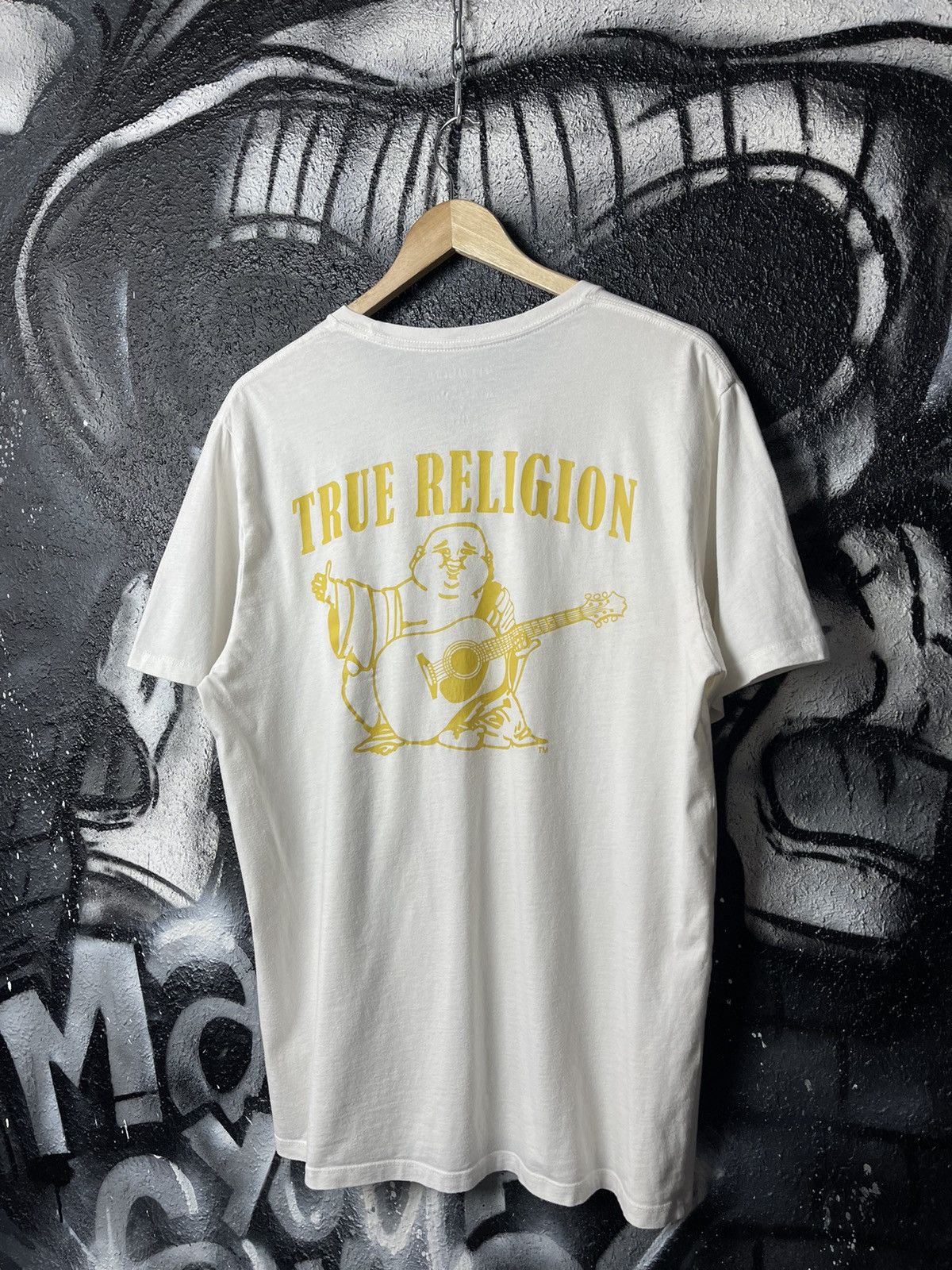 True Religion True Religion Y2K Back Logo White T-Shirt Mens Size Large Size US L / EU 52-54 / 3 - 1 Thumbnail