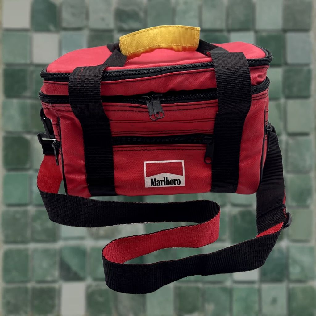 Marlboro VINTAGE Marlboro Insulated Cooler Bag Lunch Box Top Handle Red 90s Outdoors Unisex Adults Small Size ONE SIZE - 1 Thumbnail