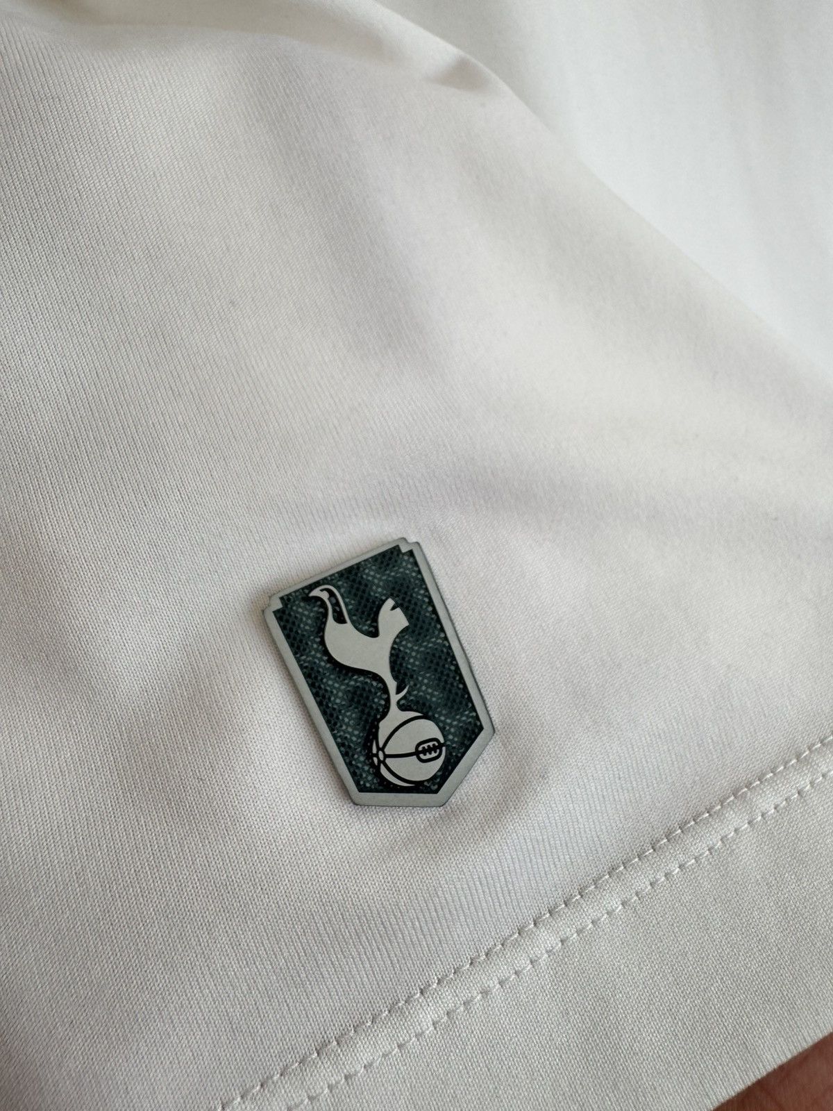 Under Armour Tottenham Hotspur 2014-2015 Home Soccer Jersey Football Kit Size US M / EU 48-50 / 2 - 8 Thumbnail